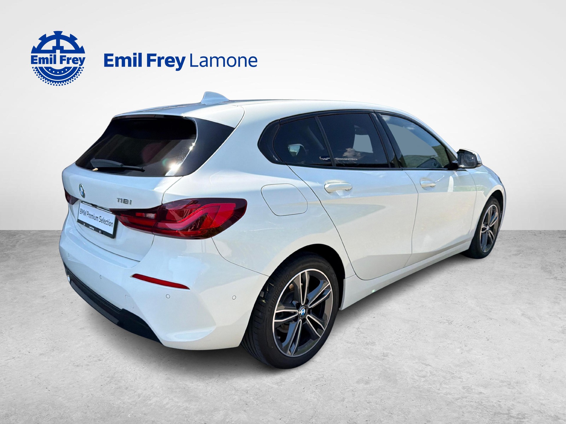 BMW 118i-image-5