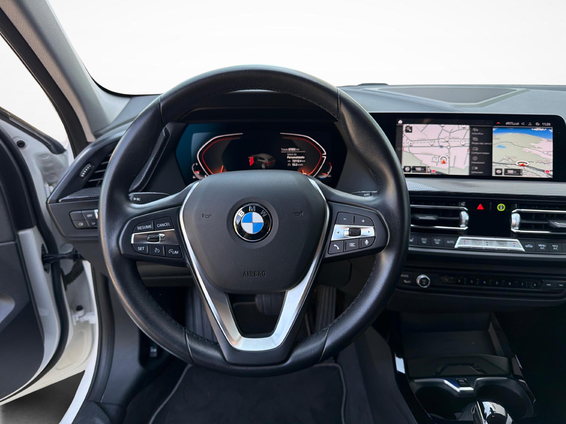 BMW 118i-image-14