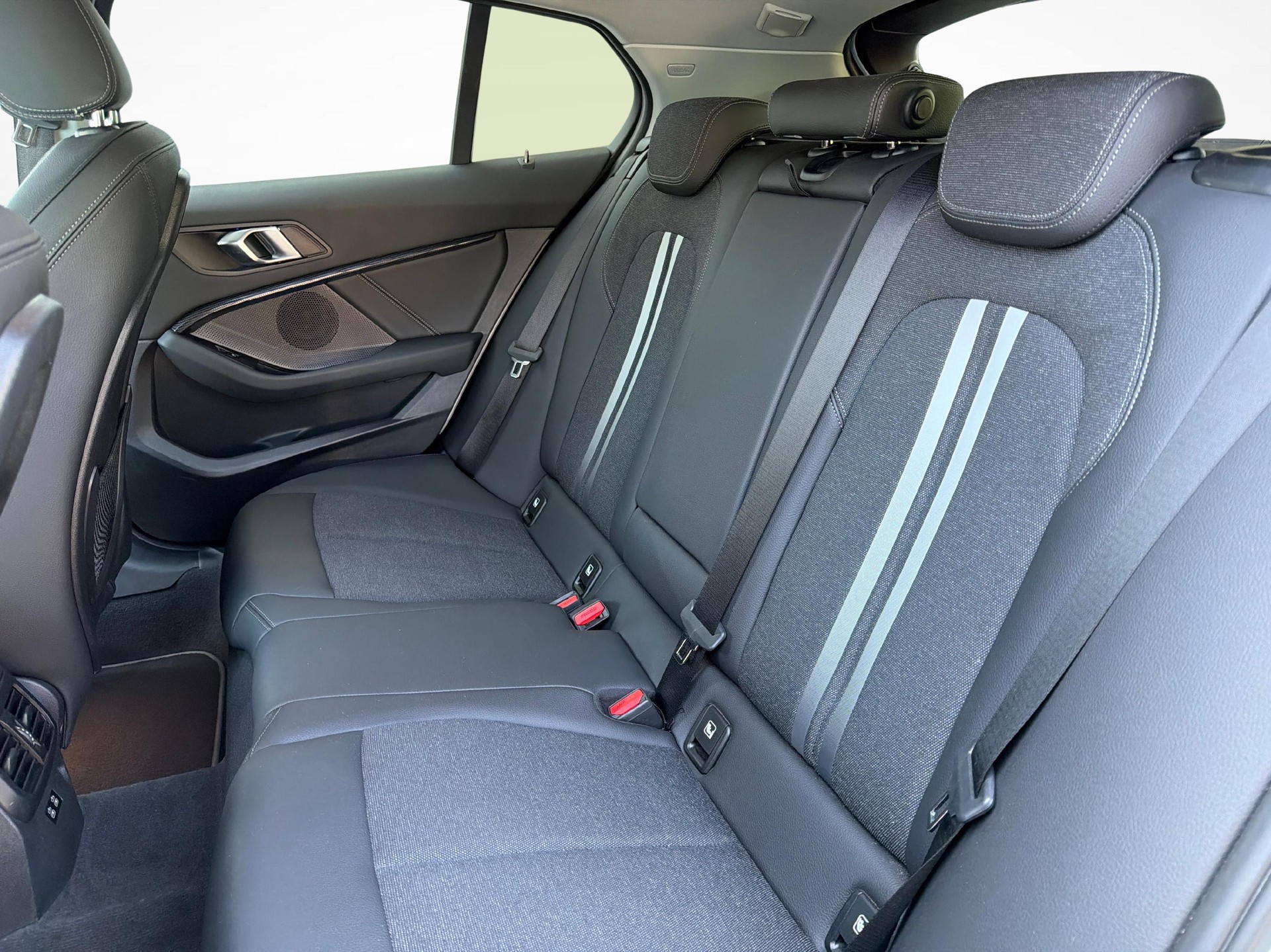 BMW 118i-image-19