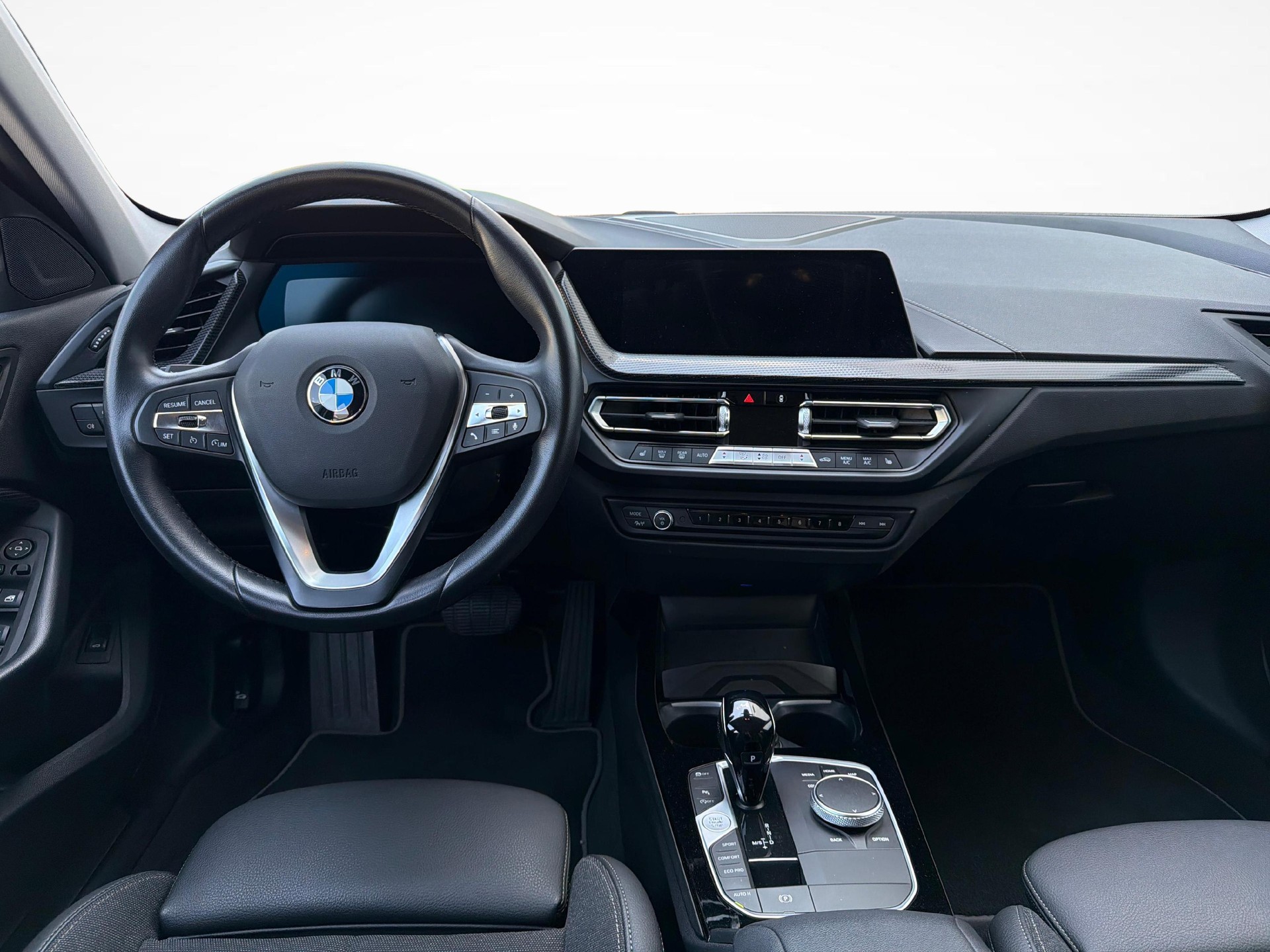 BMW 118i-image-13