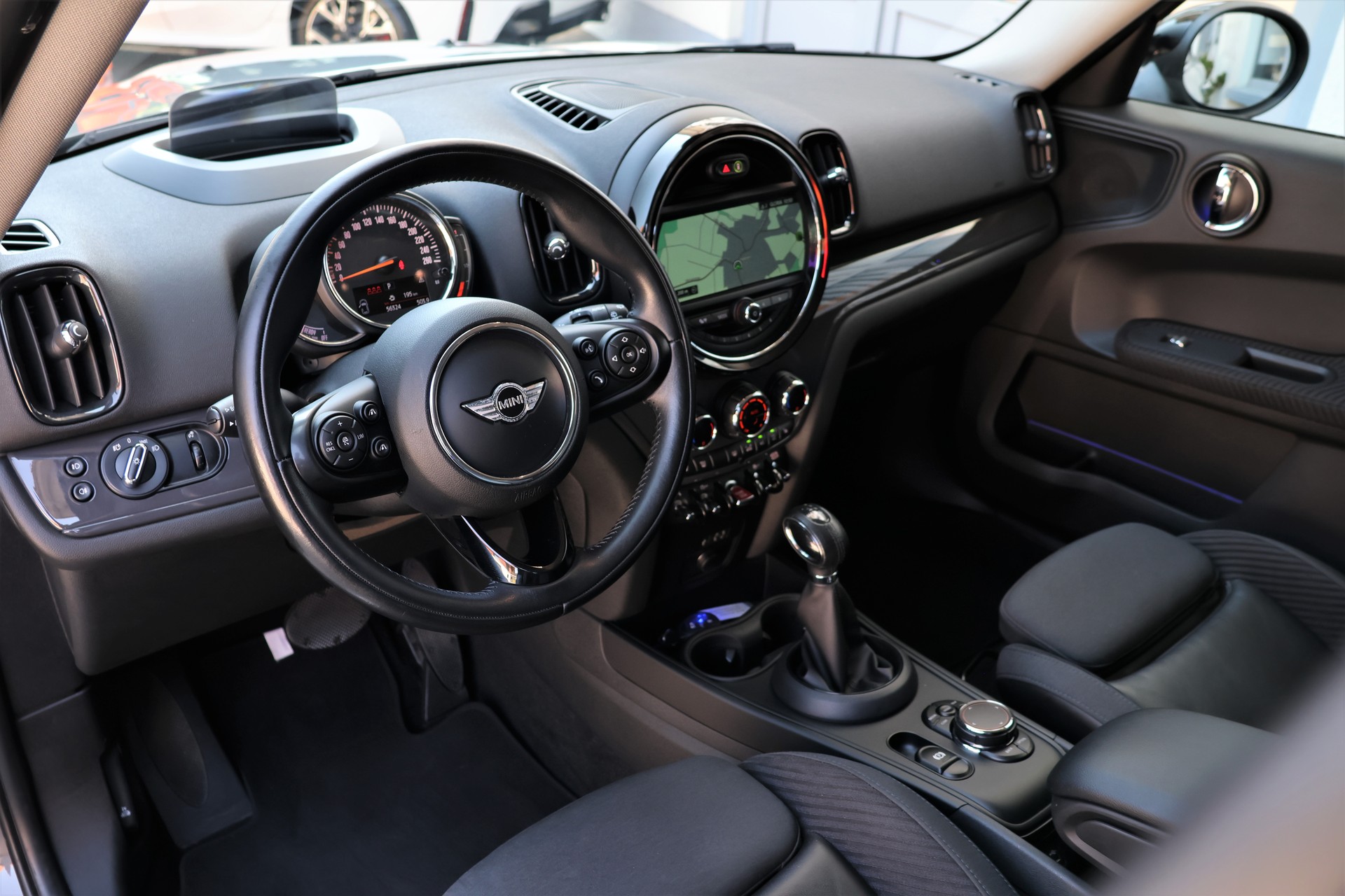 MINI Countryman Cooper FWD Steptronic-image-9