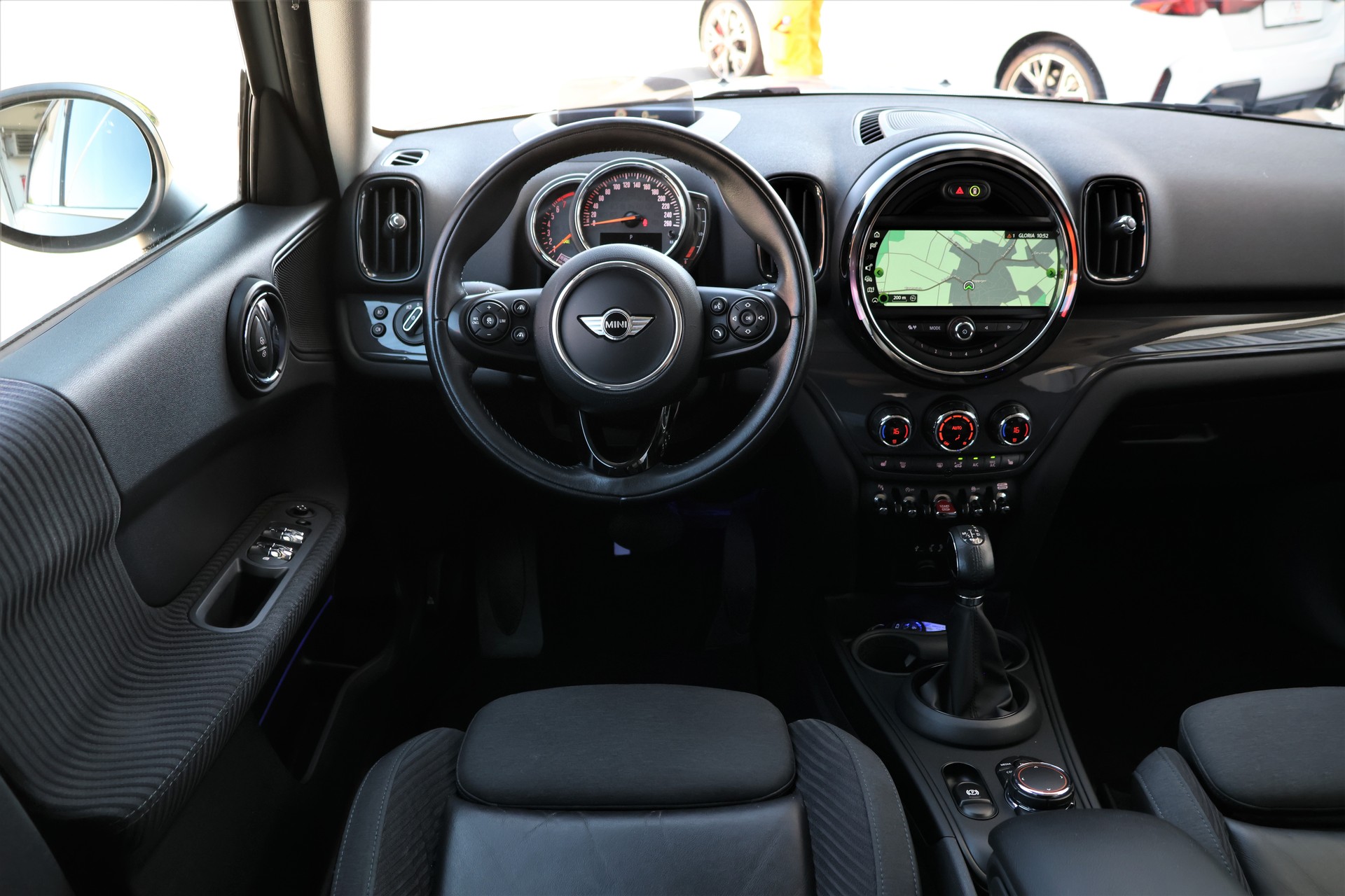 MINI Countryman Cooper FWD Steptronic-image-12