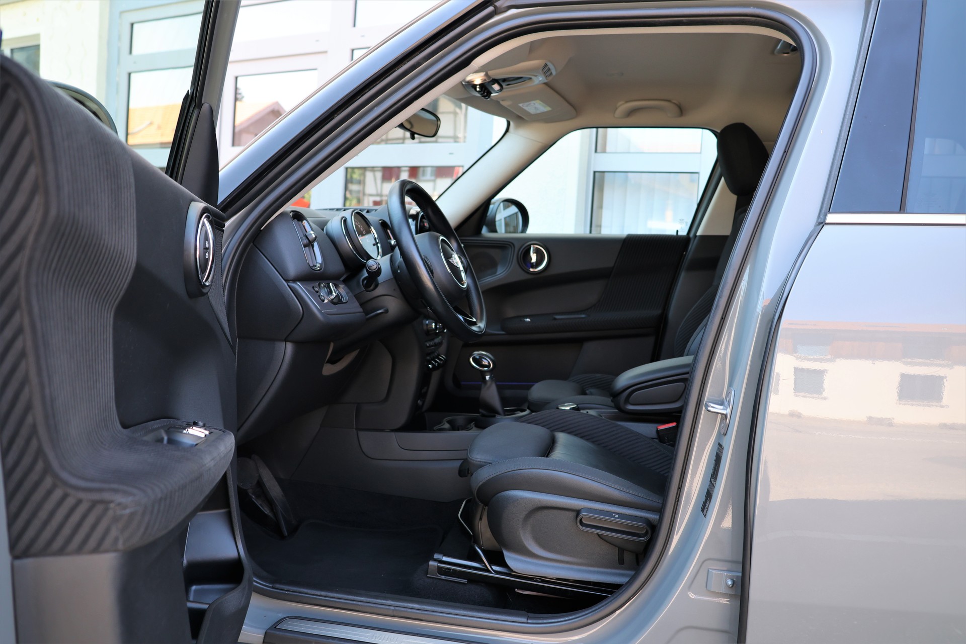 MINI Countryman Cooper FWD Steptronic-image-8