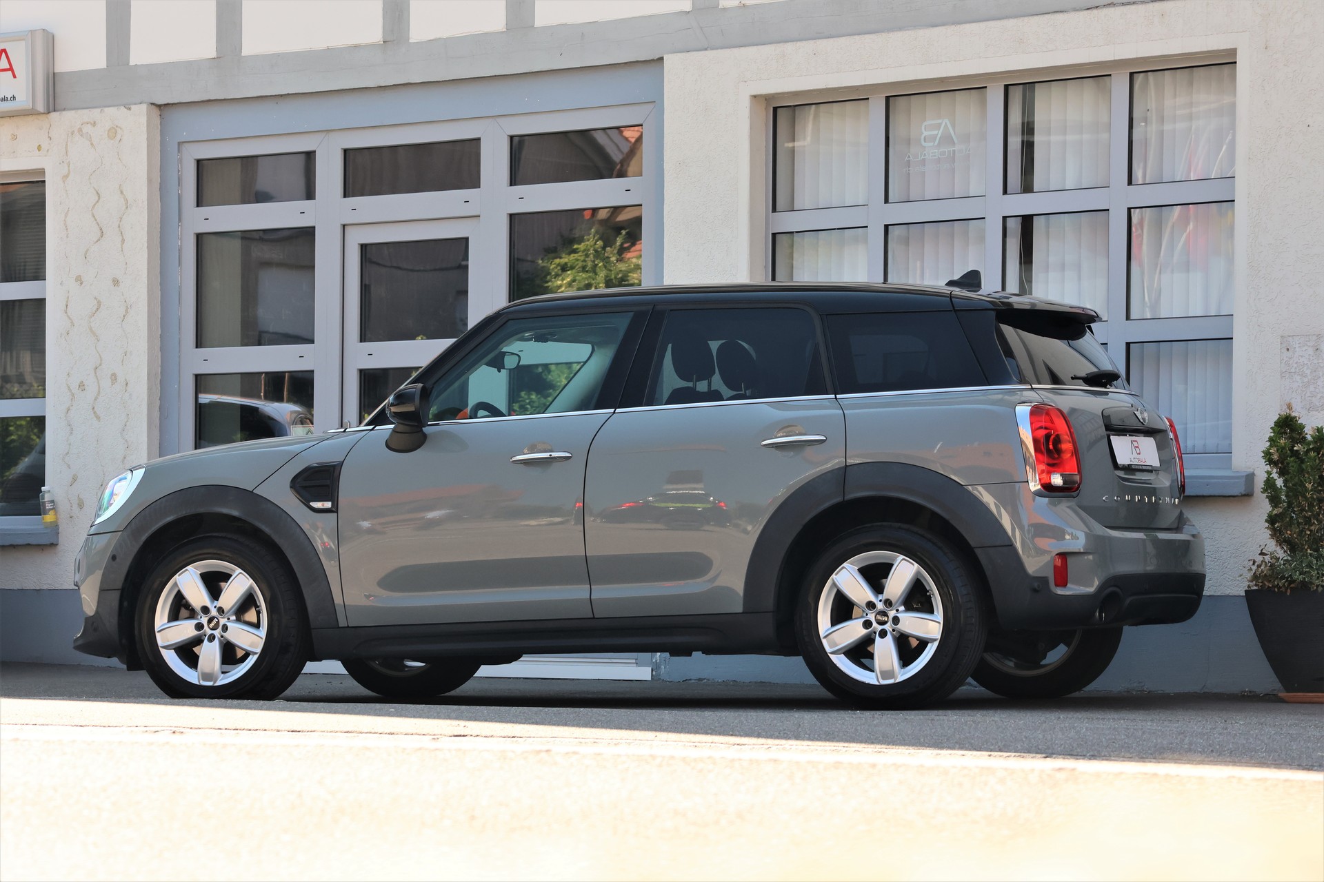 MINI Countryman Cooper FWD Steptronic-image-3