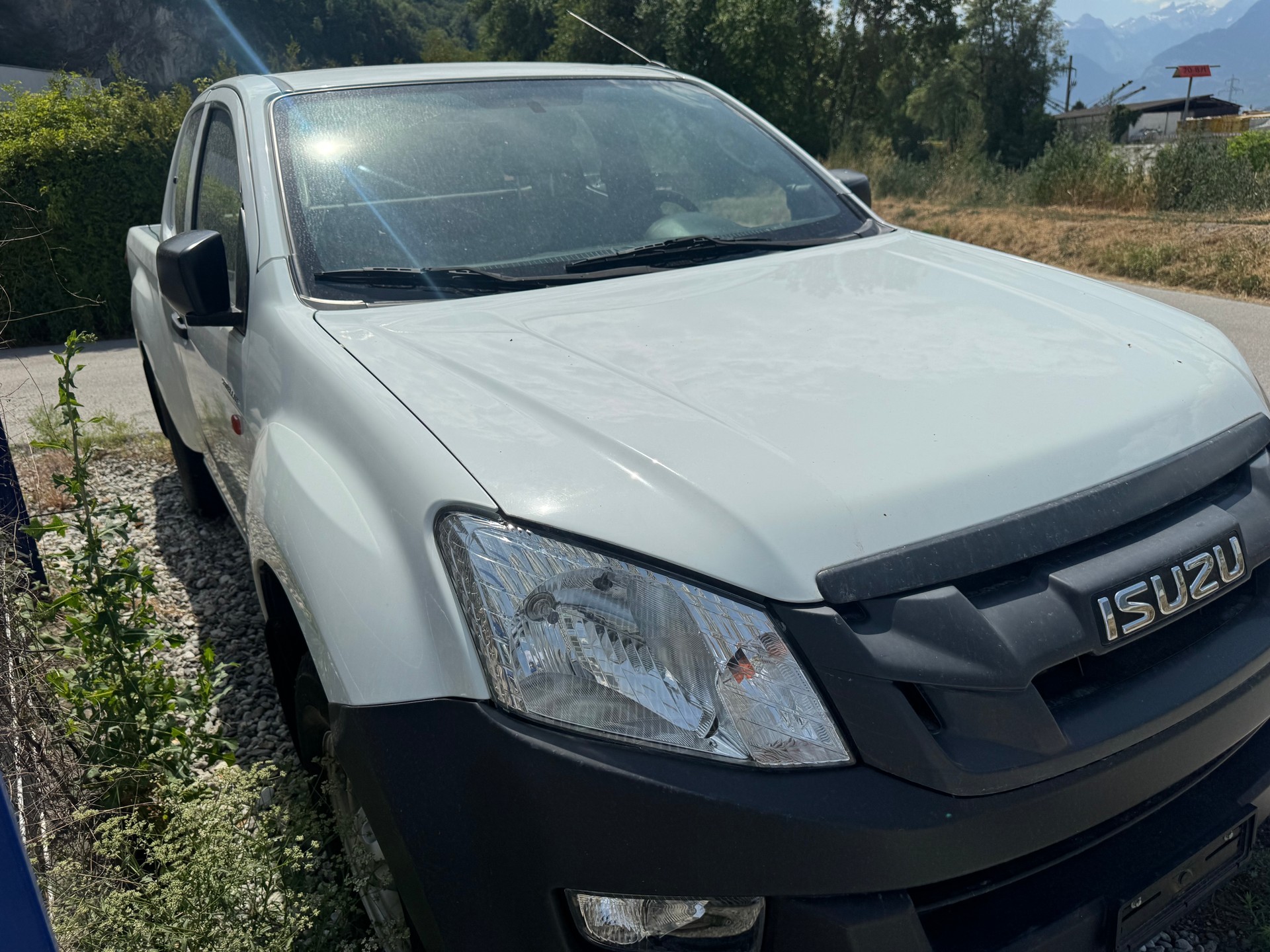 ISUZU D-MAX 2.5 SpaceCab Satellite 4x4-image-0