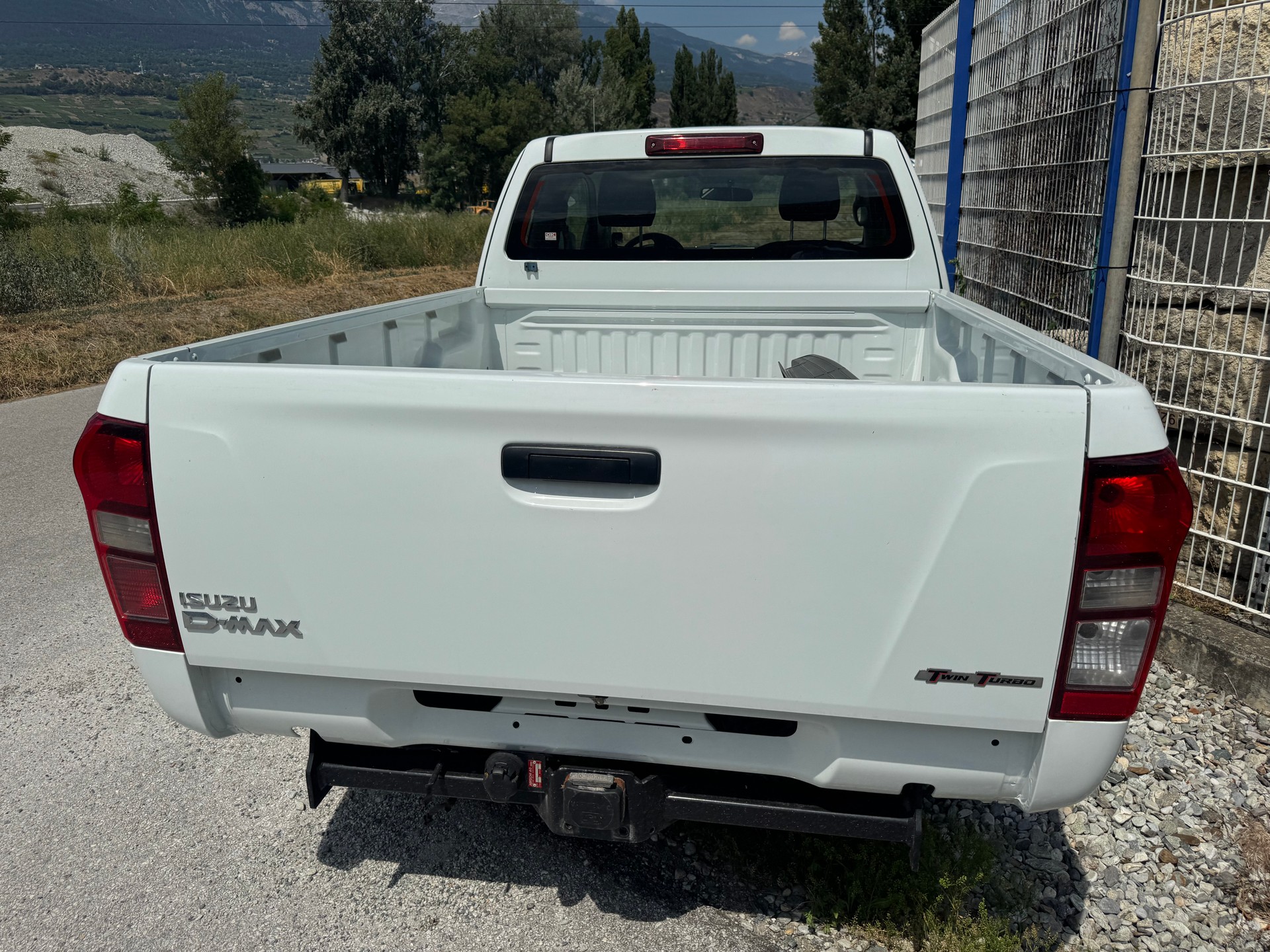 ISUZU D-MAX 2.5 SpaceCab Satellite 4x4-image-2