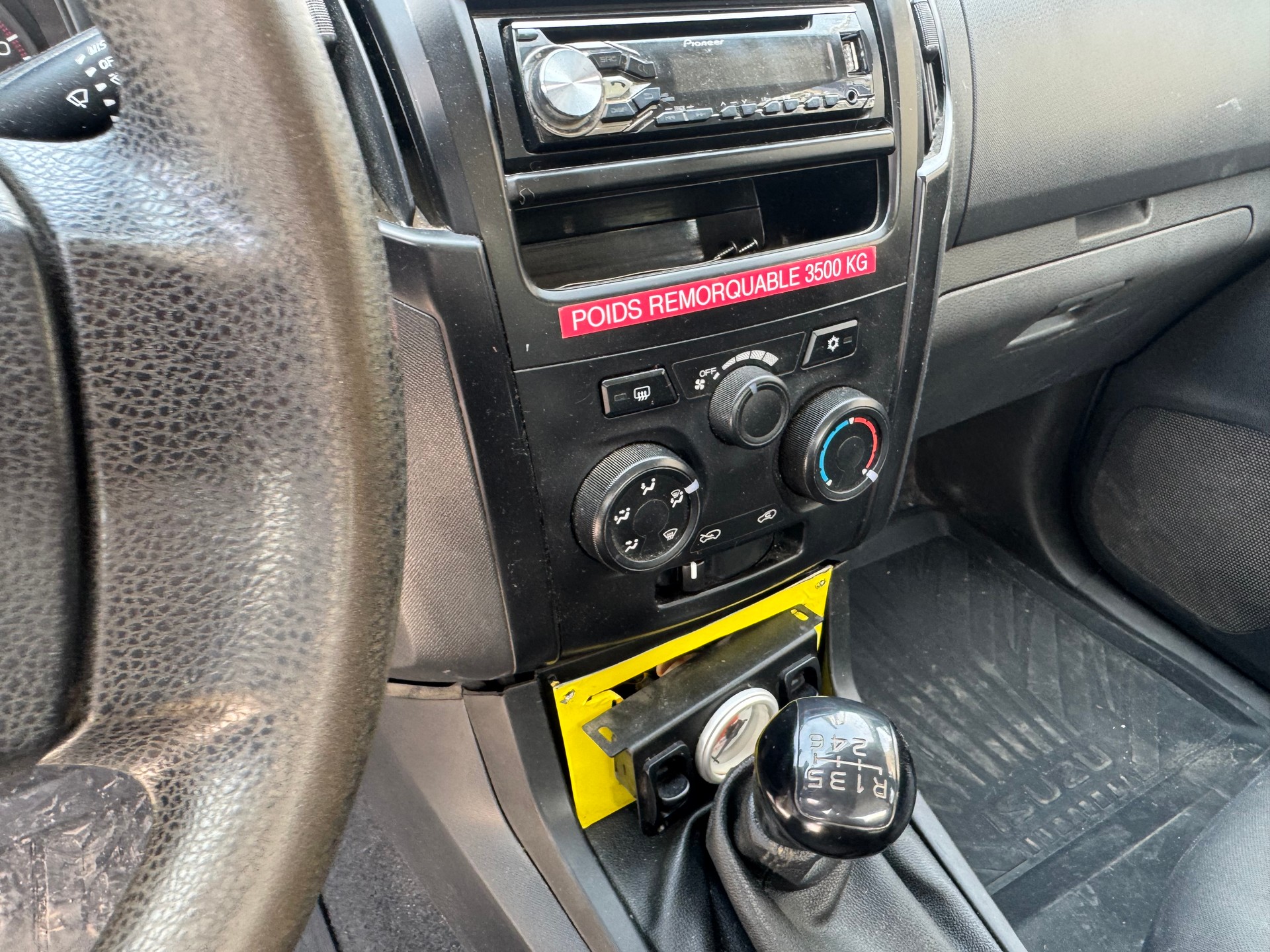 ISUZU D-MAX 2.5 SpaceCab Satellite 4x4-image-4