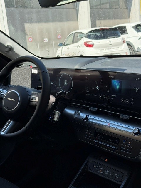 HYUNDAI Kona 65,4 kWh Electric Amplia-image-15
