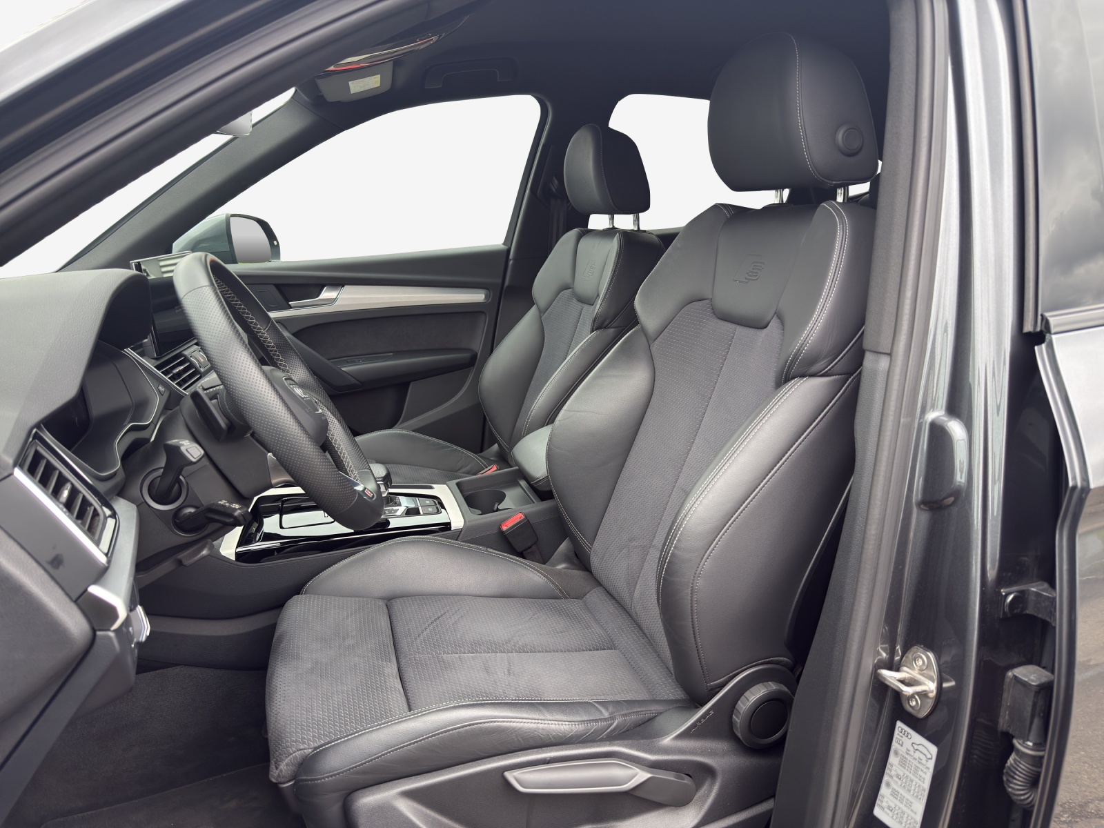 AUDI Q5 Sportback 50 TFSI e PHEV S line quattro S-tronic-image-8
