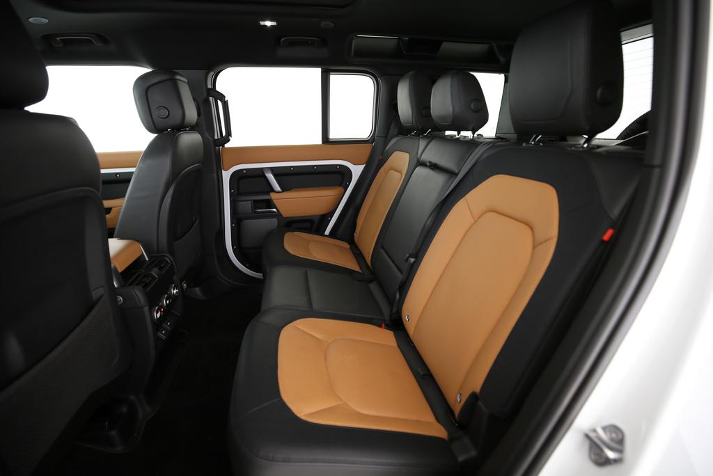 LAND ROVER Defender 110 2.0 P400e X-Dynamic HSE-image-12