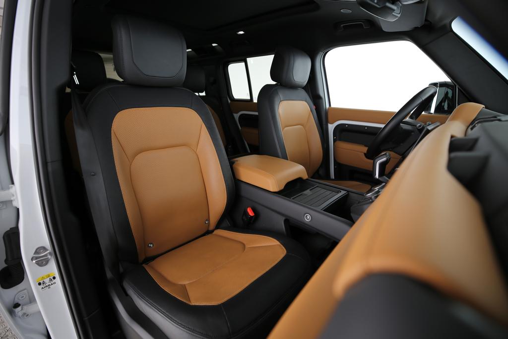 LAND ROVER Defender 110 2.0 P400e X-Dynamic HSE-image-11