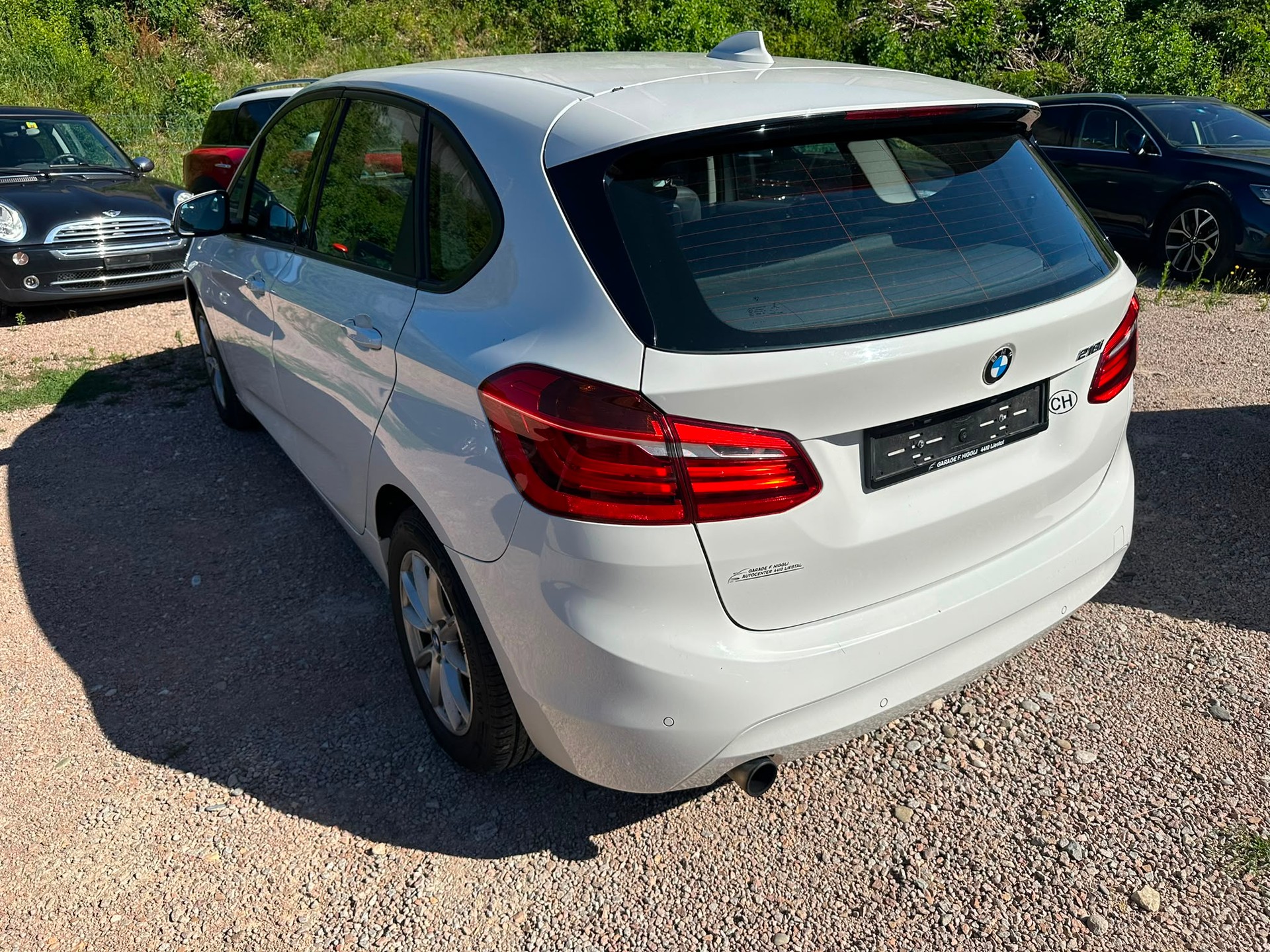 BMW 218i Active Tourer Steptronic-image-2