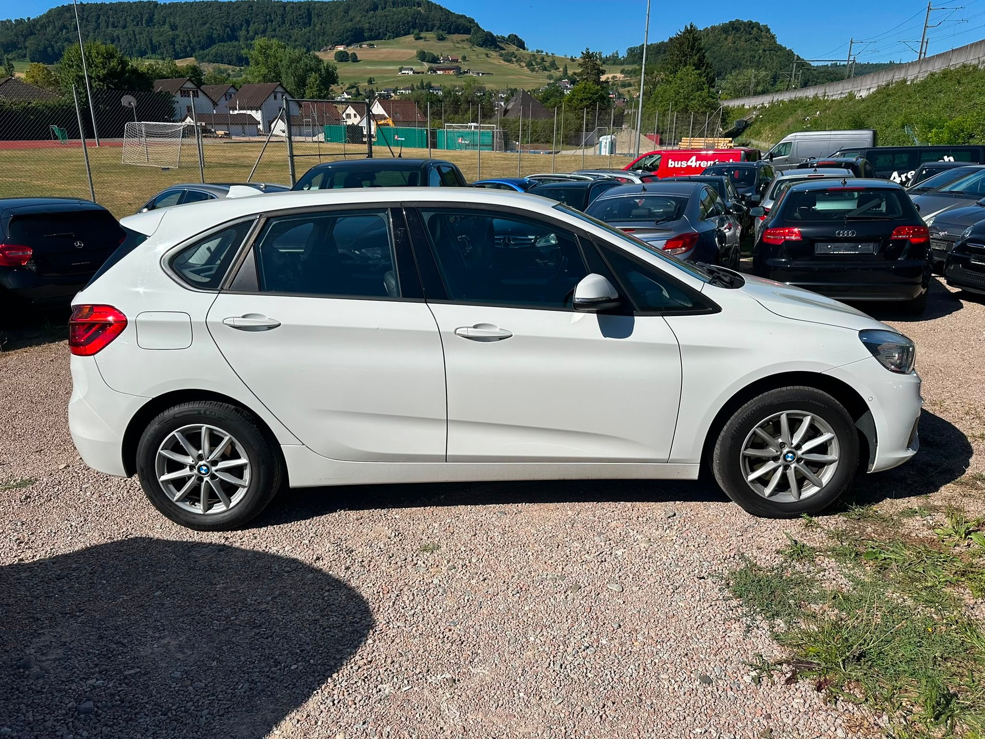 BMW 218i Active Tourer Steptronic-image-5