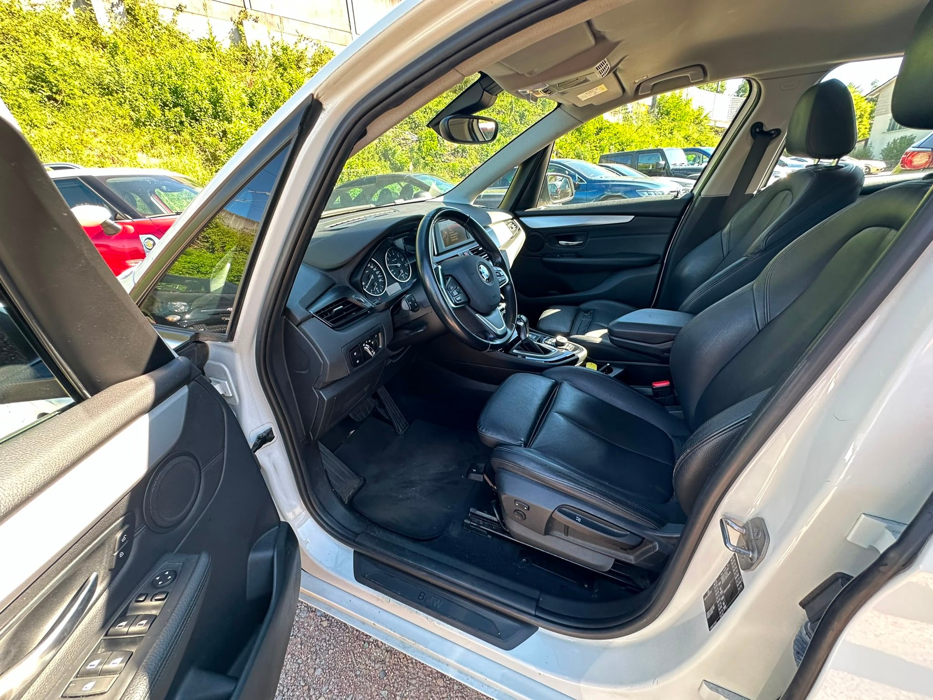 BMW 218i Active Tourer Steptronic-image-8
