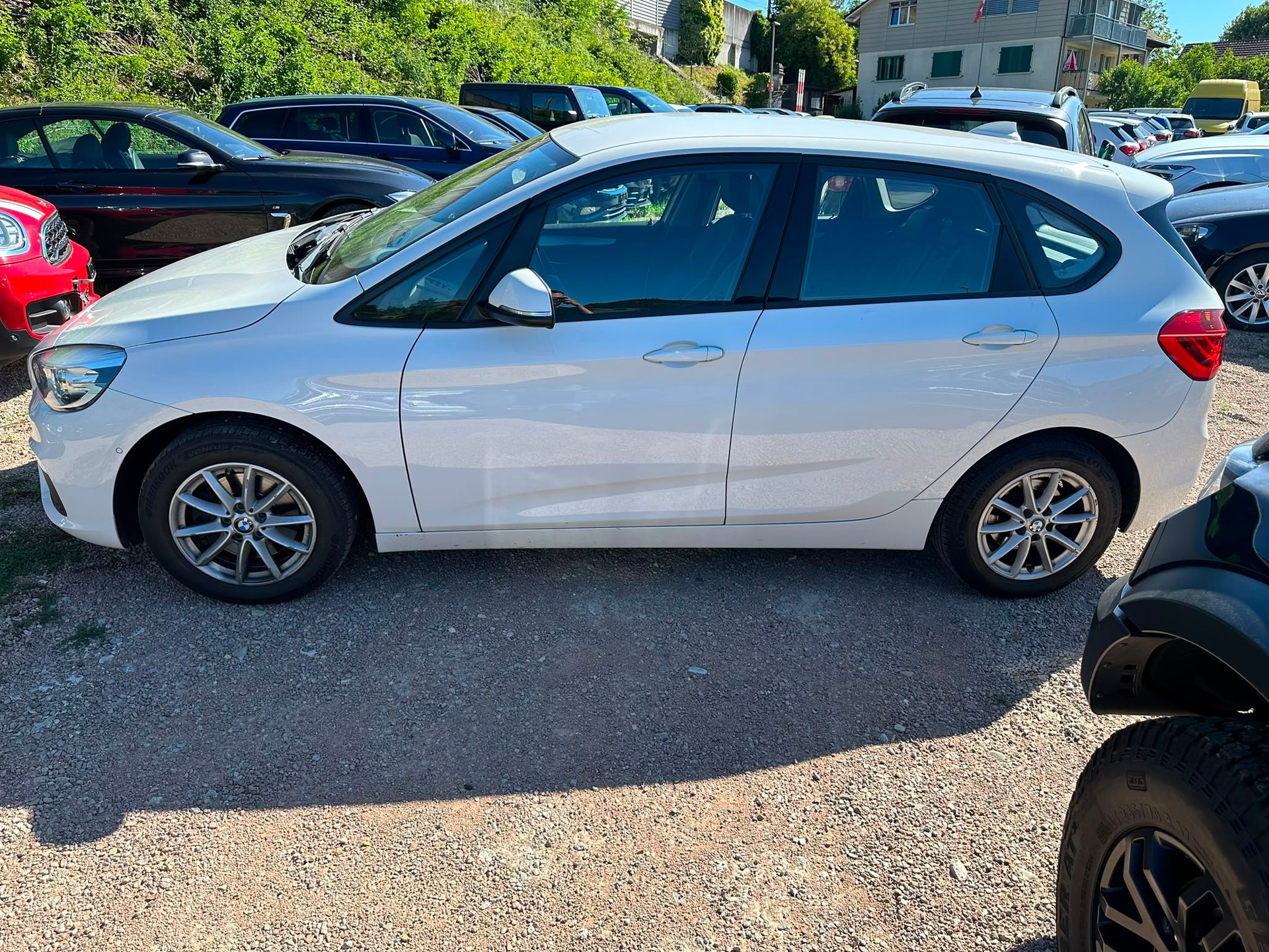 BMW 218i Active Tourer Steptronic-image-1
