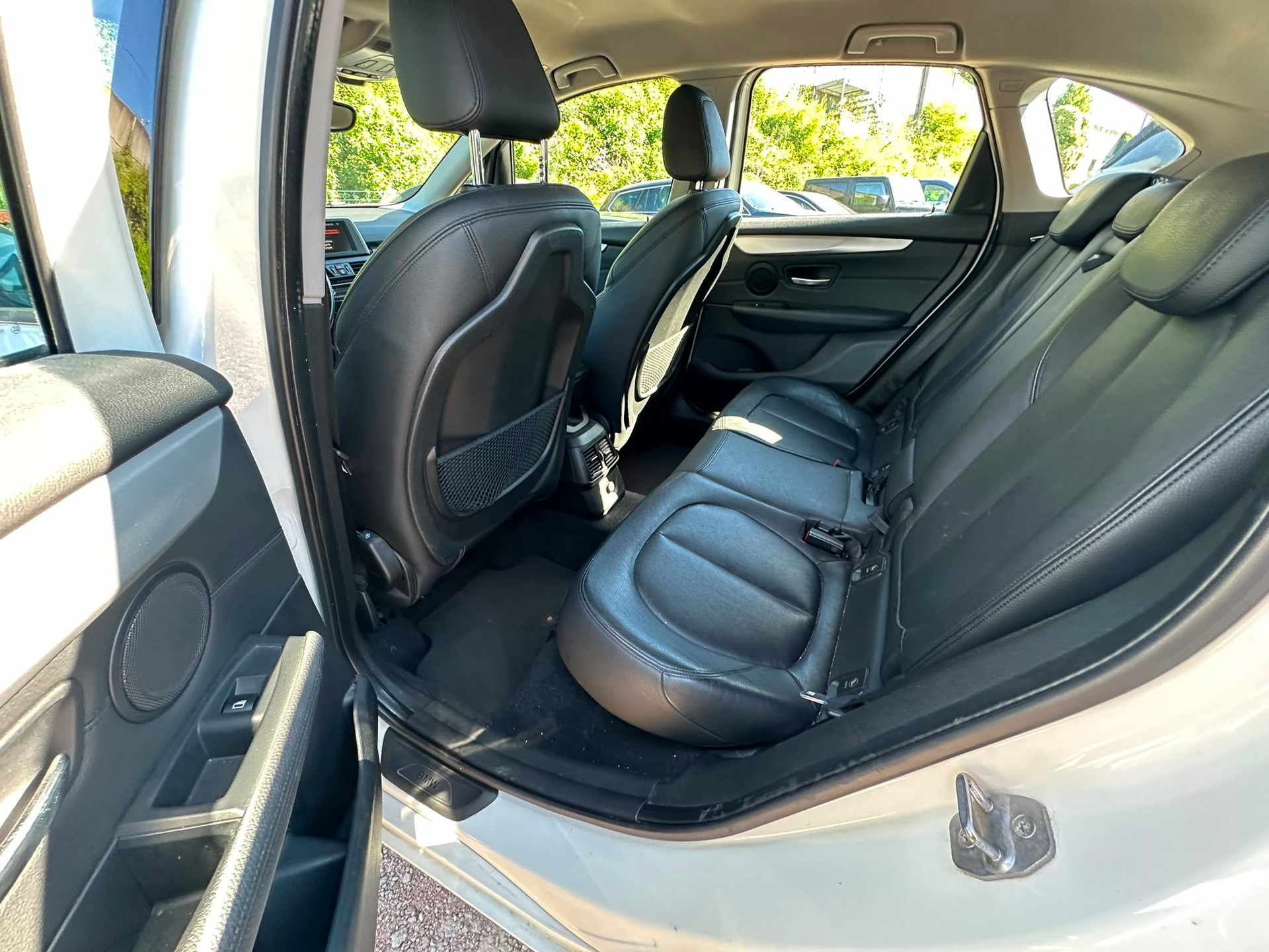 BMW 218i Active Tourer Steptronic-image-10