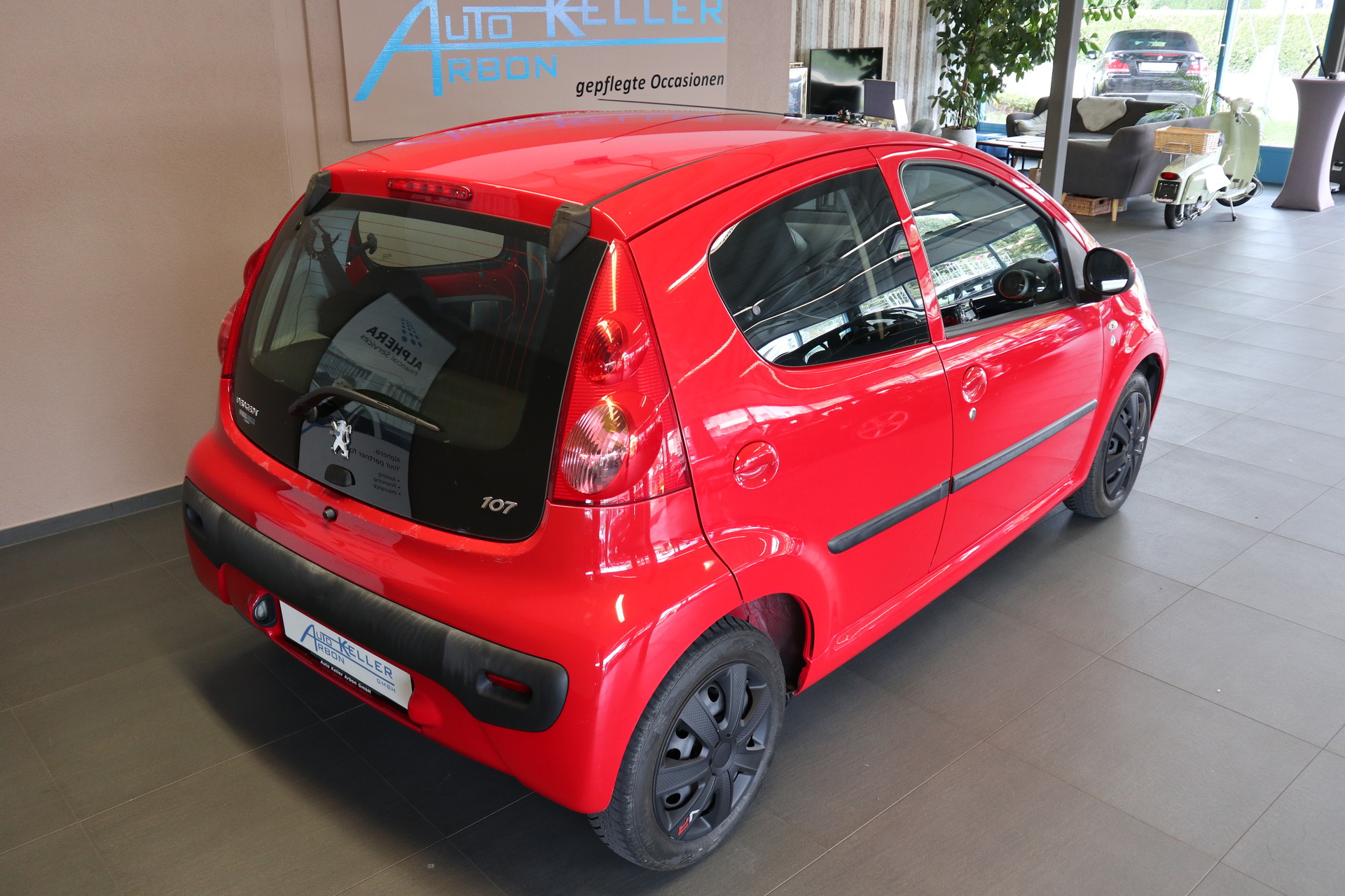 PEUGEOT 107 1.0 Trendy EGS-image-5