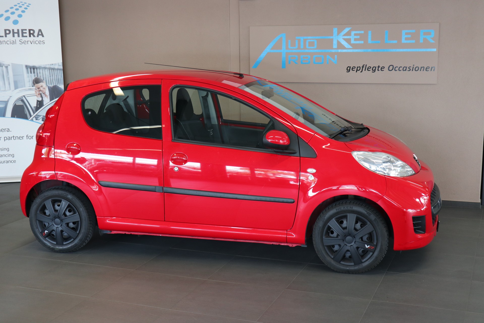 PEUGEOT 107 1.0 Trendy EGS-image-0