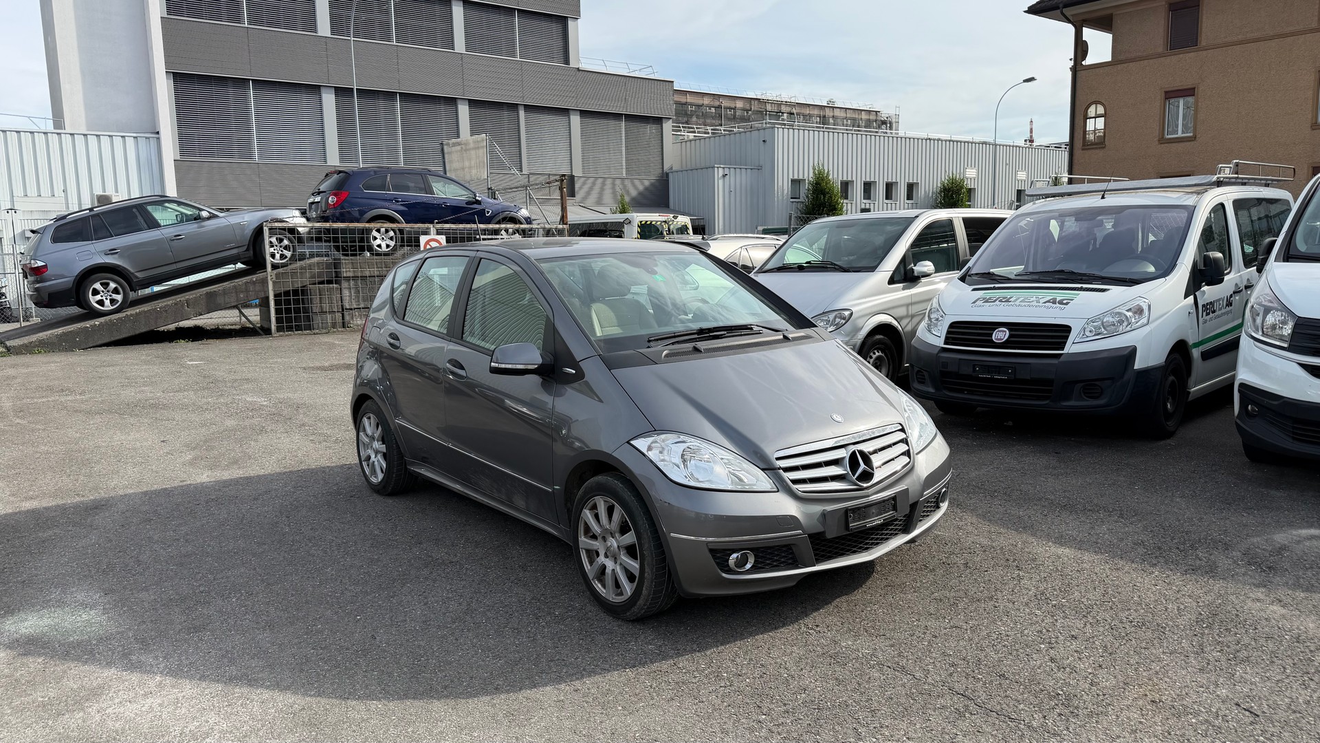 MERCEDES-BENZ A 200 Avantgarde Autotronic-image-1