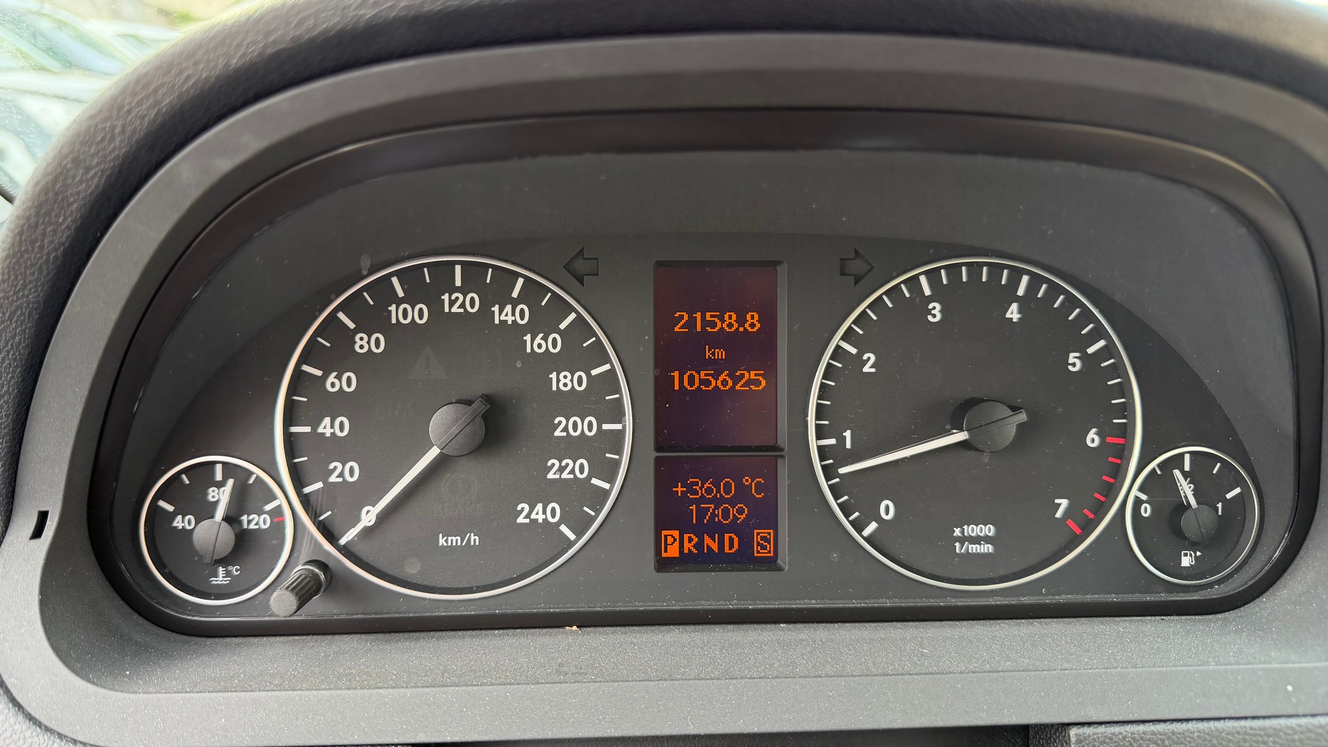 MERCEDES-BENZ A 200 Avantgarde Autotronic-image-8