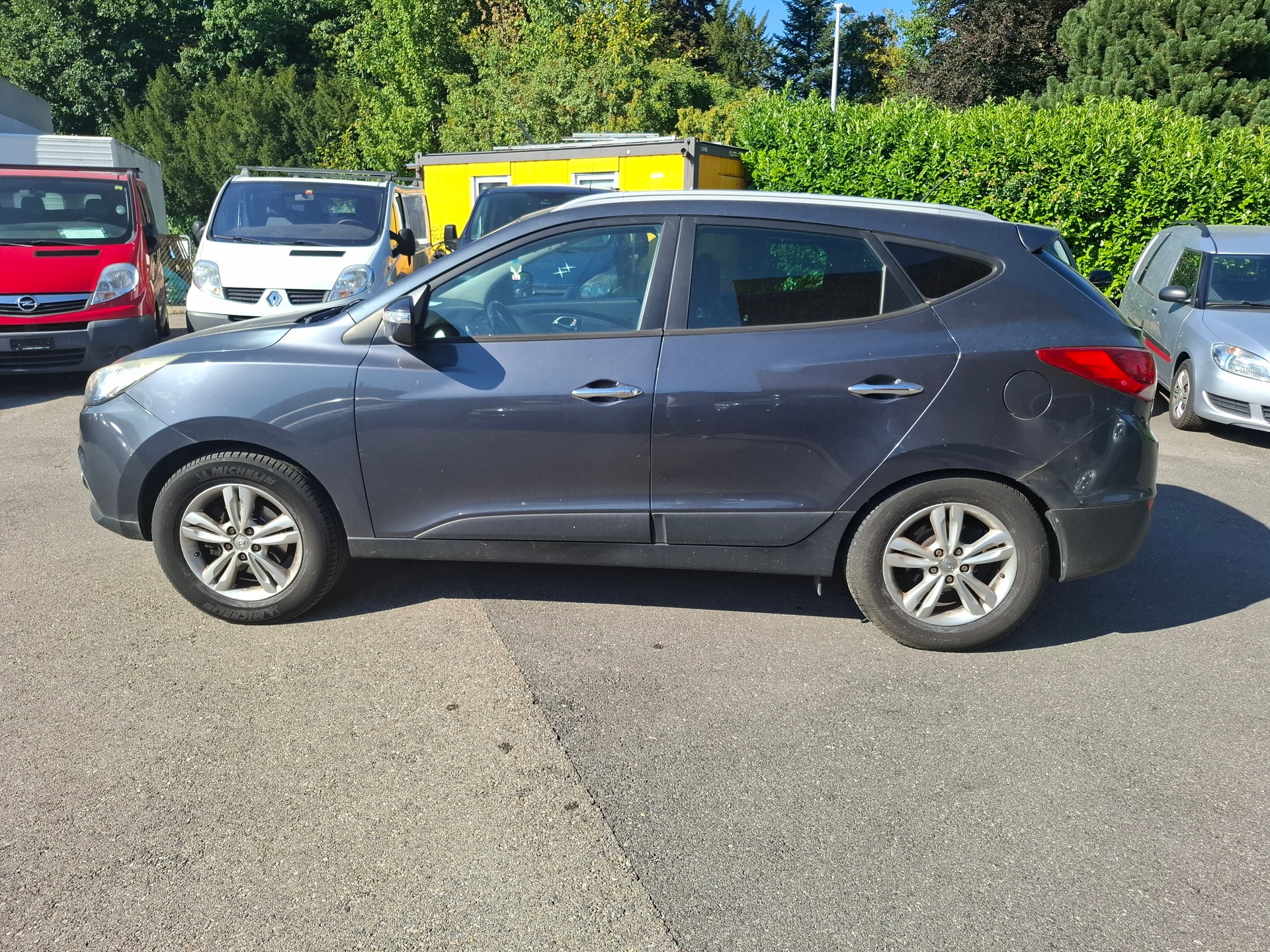 HYUNDAI iX 35 2.0 CRDi Premium 4WD Automatic-image-4