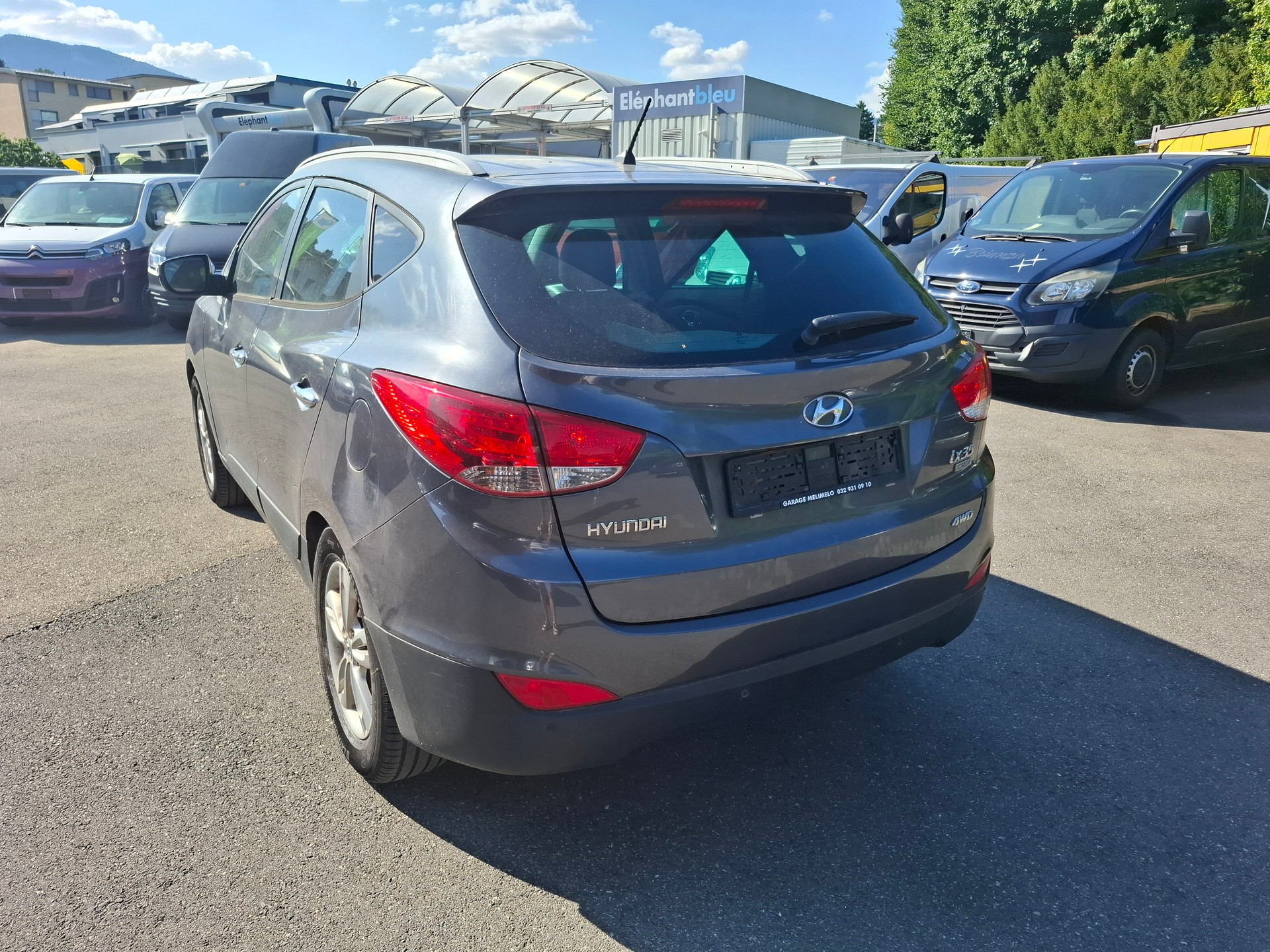 HYUNDAI iX 35 2.0 CRDi Premium 4WD Automatic-image-3