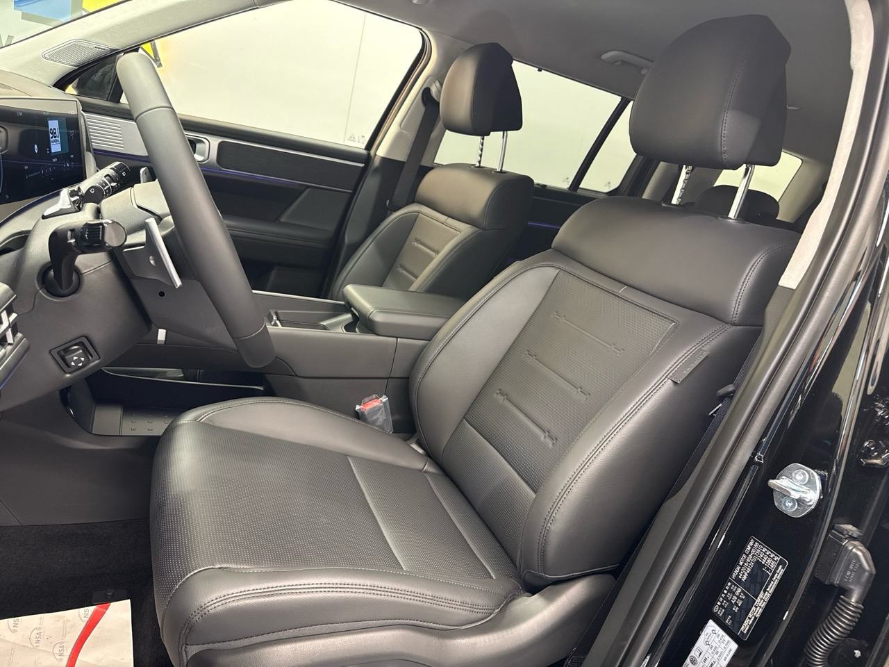 HYUNDAI Santa Fe 1.6 T-GDi PHEV Calligraphy 4WD Automatic-image-3