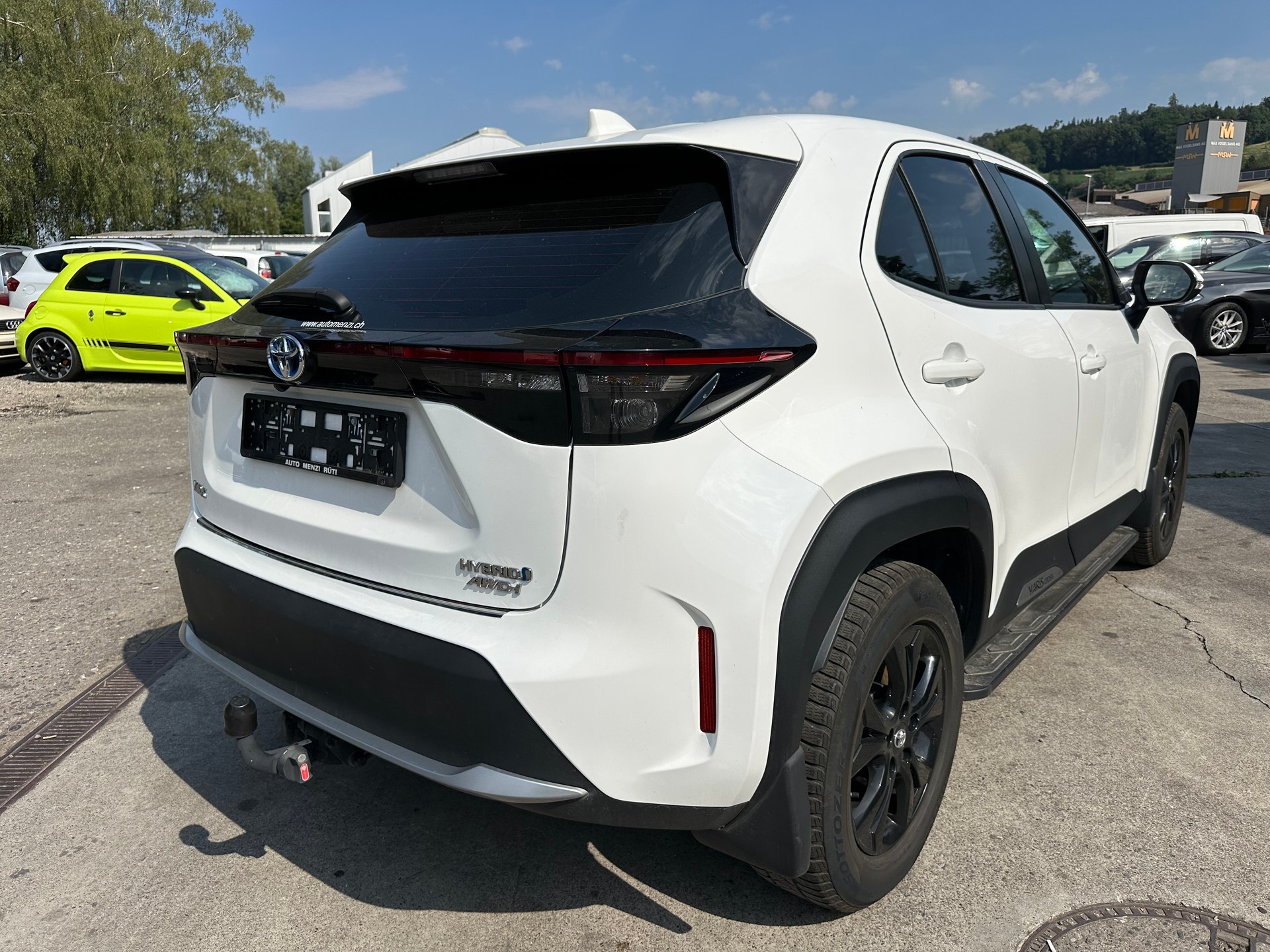 TOYOTA Yaris Cross 1.5 Adventure e-CVT AWDi-image-3