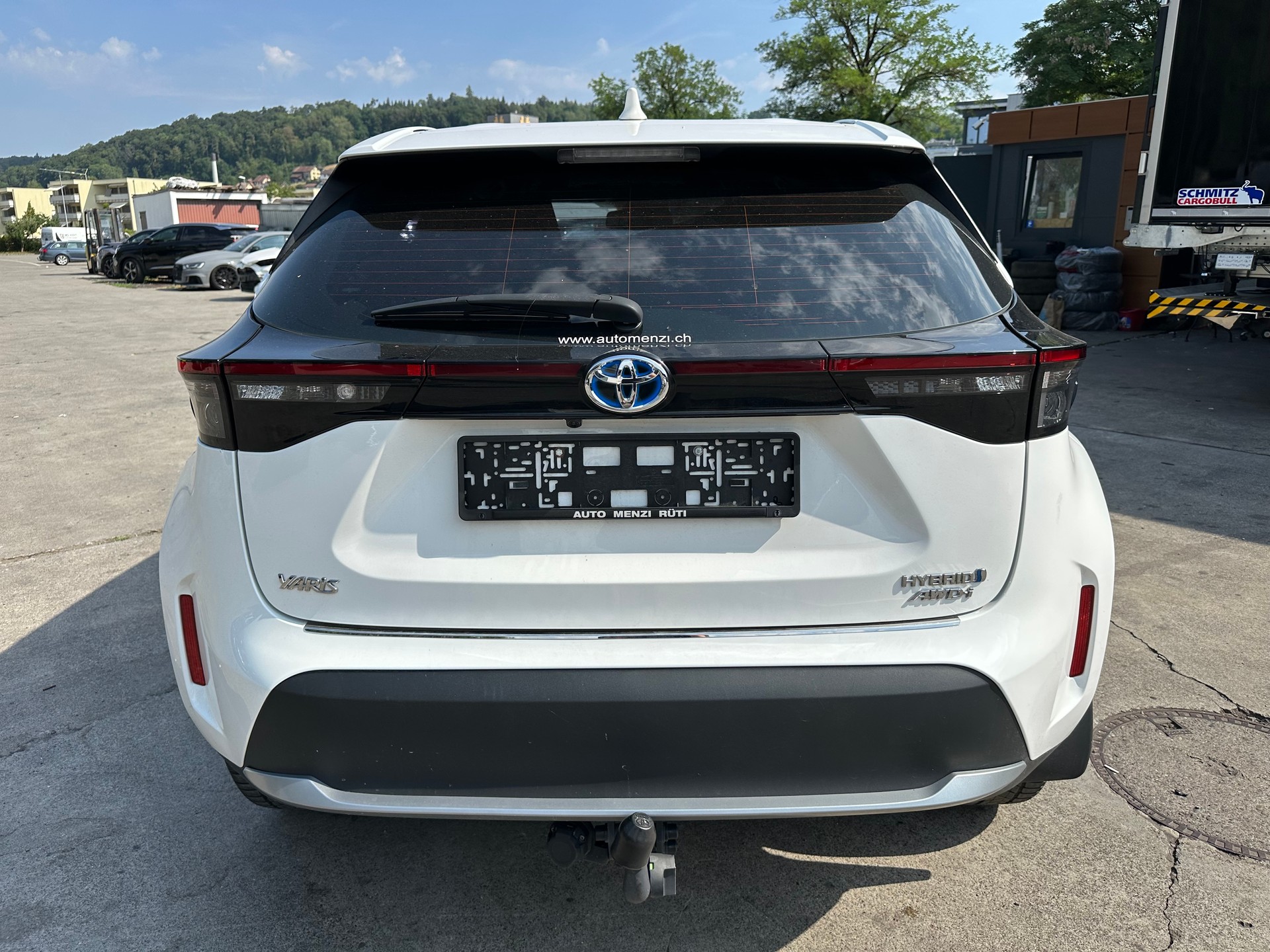 TOYOTA Yaris Cross 1.5 Adventure e-CVT AWDi-image-2