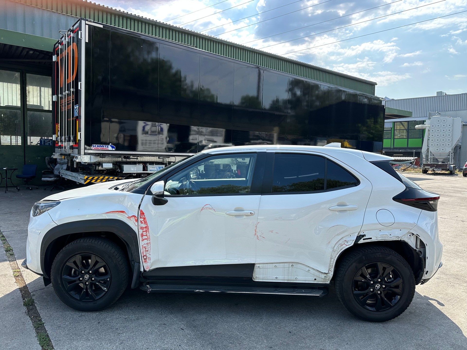 TOYOTA Yaris Cross 1.5 Adventure e-CVT AWDi-image-8