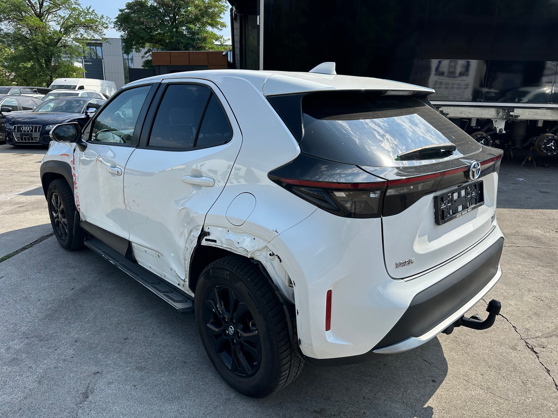 TOYOTA Yaris Cross 1.5 Adventure e-CVT AWDi-image-5