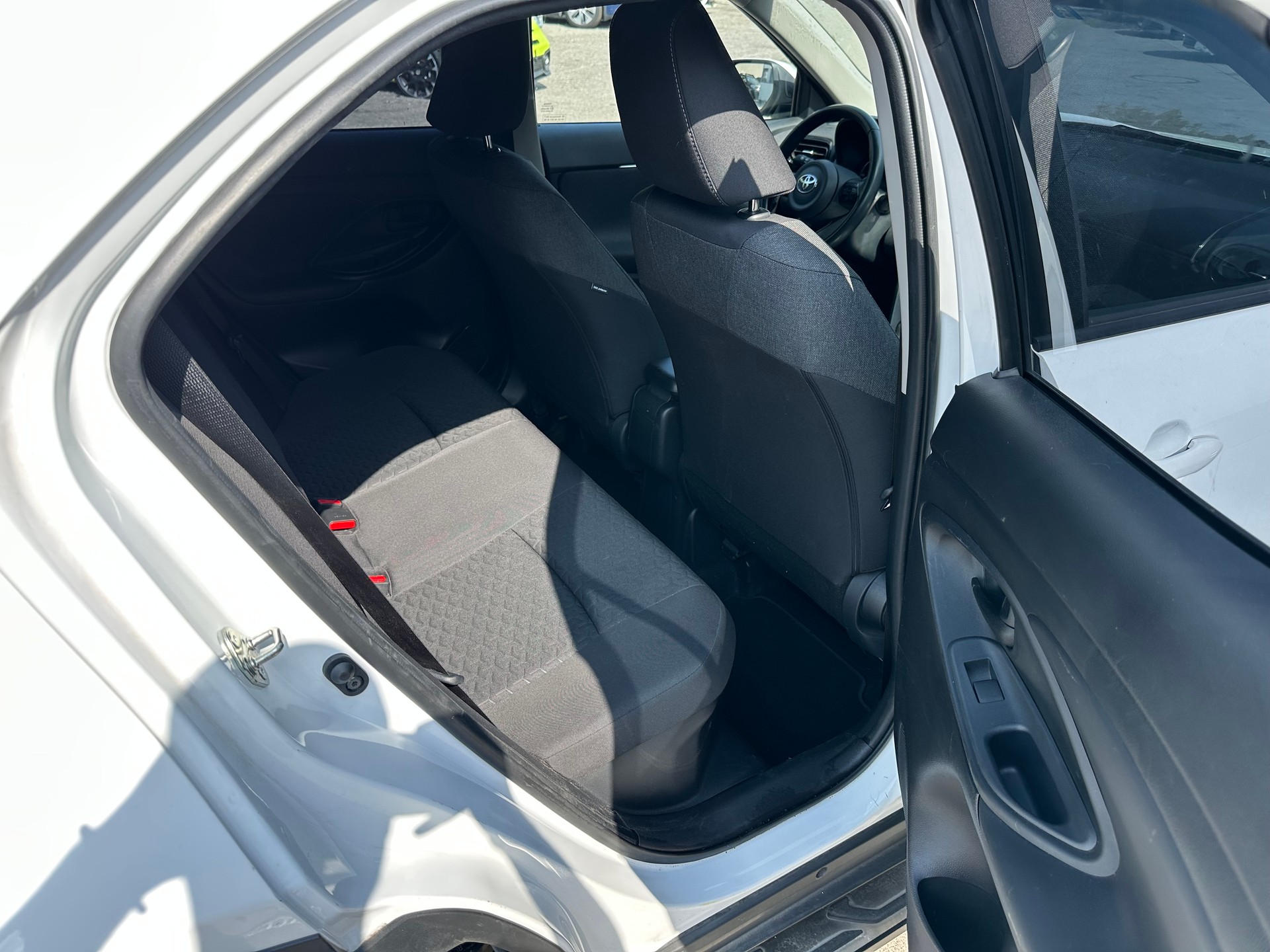 TOYOTA Yaris Cross 1.5 Adventure e-CVT AWDi-image-11