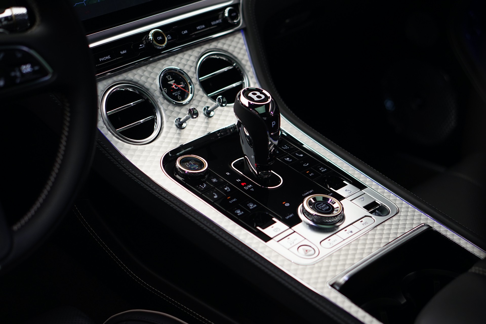 BENTLEY Continental GT 4.0 V8 *Naim* *Touring Spec* *Panoramadach*-image-19