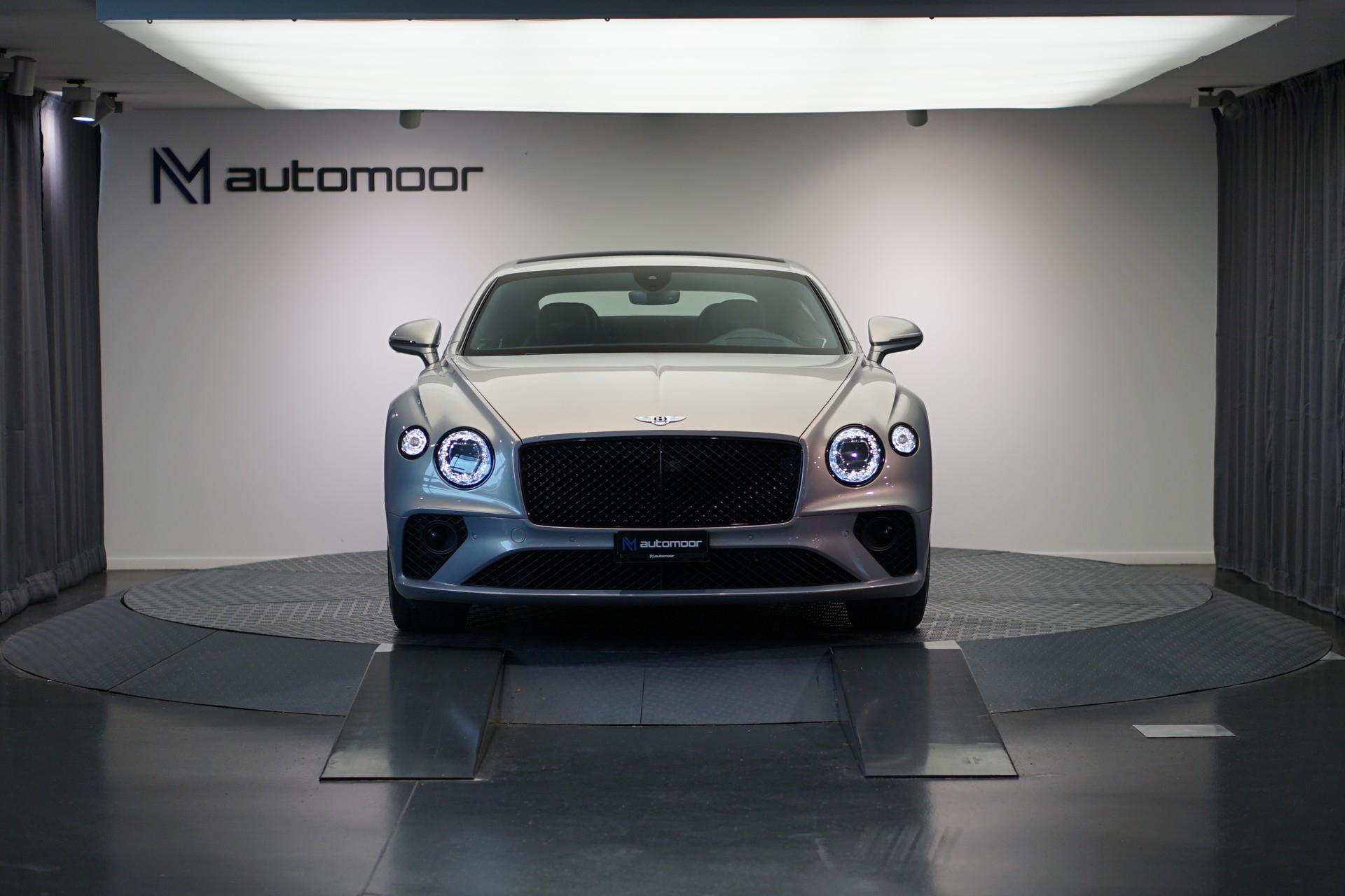 BENTLEY Continental GT 4.0 V8 *Naim* *Touring Spec* *Panoramadach*-image-1