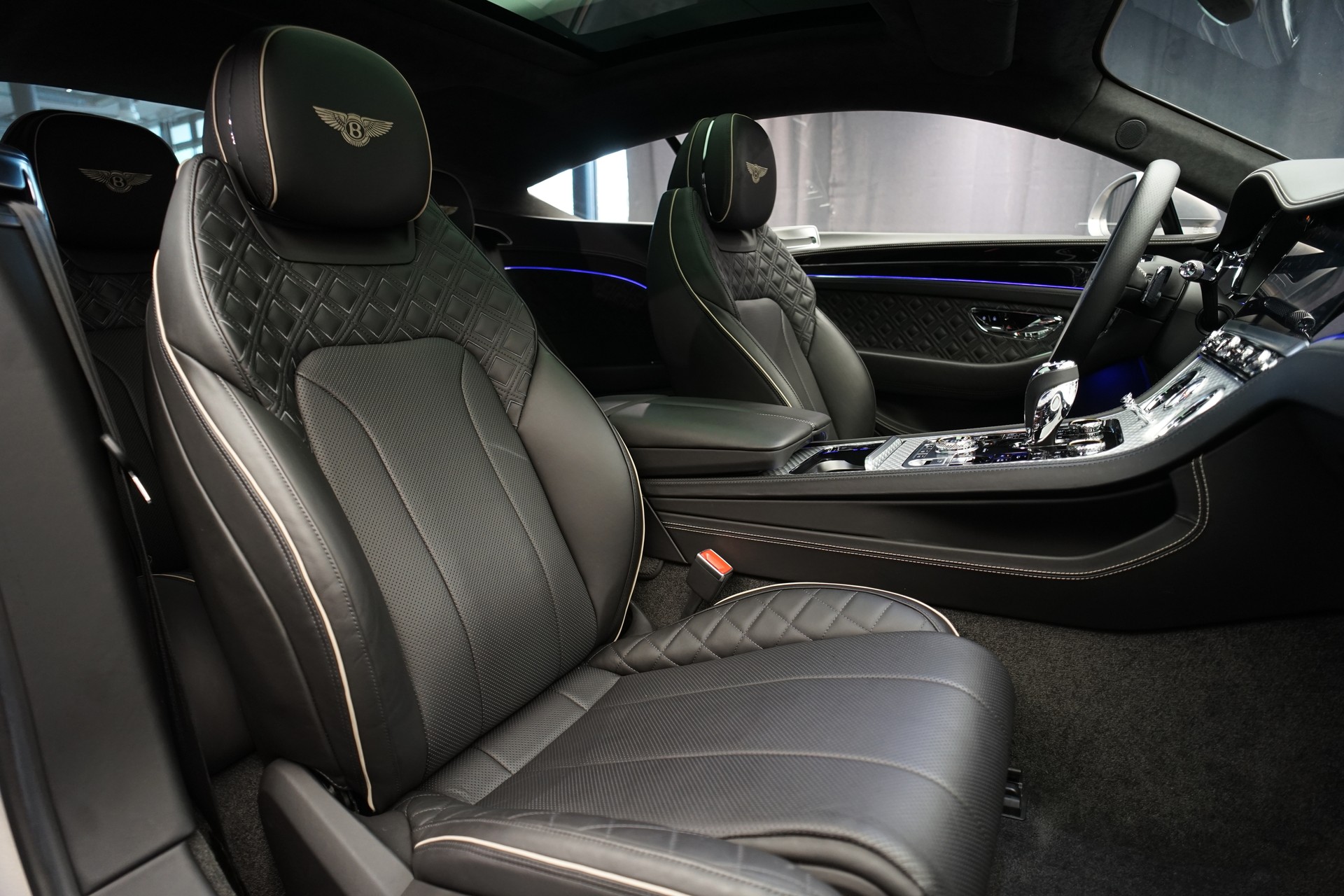 BENTLEY Continental GT 4.0 V8 *Naim* *Touring Spec* *Panoramadach*-image-13