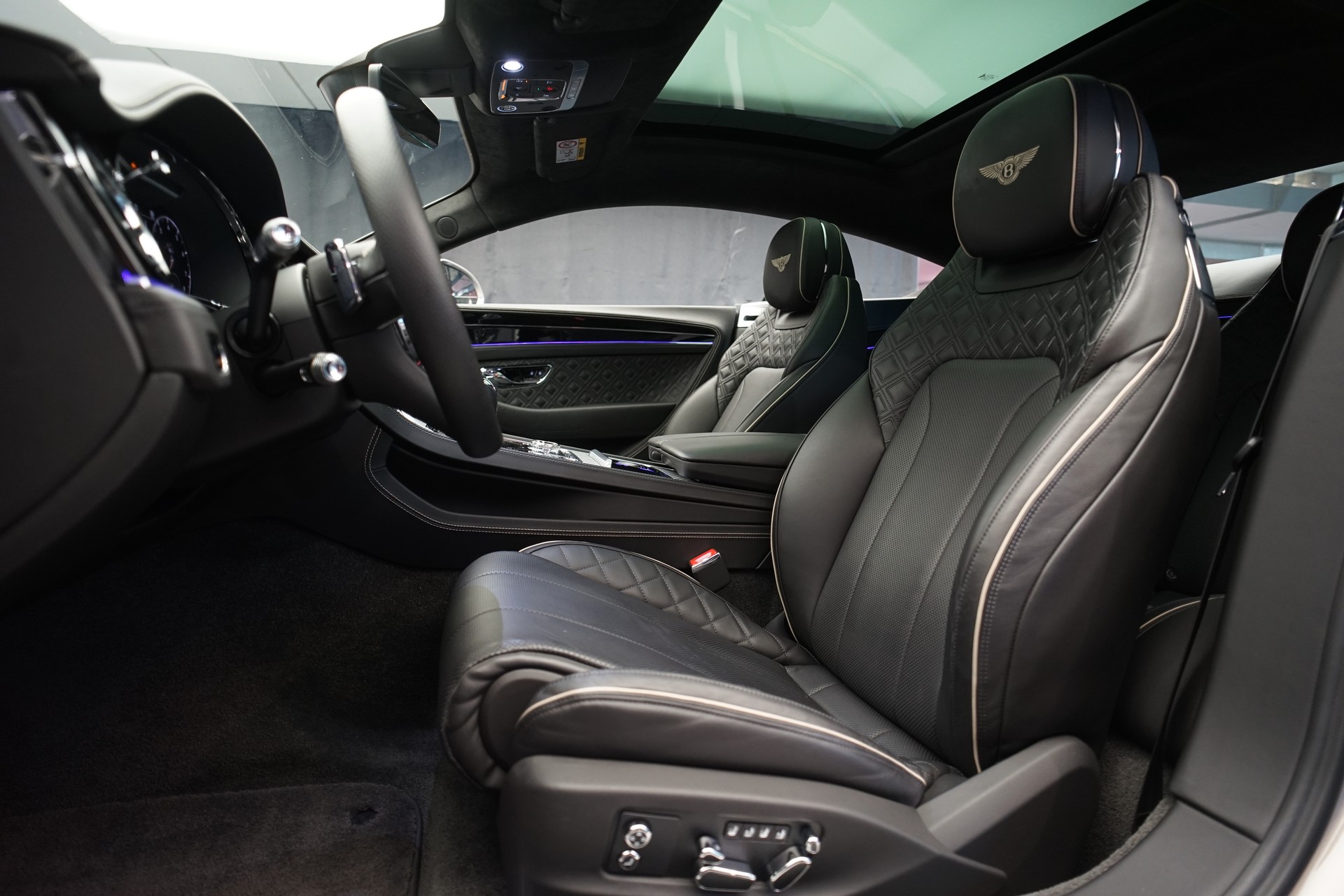 BENTLEY Continental GT 4.0 V8 *Naim* *Touring Spec* *Panoramadach*-image-11
