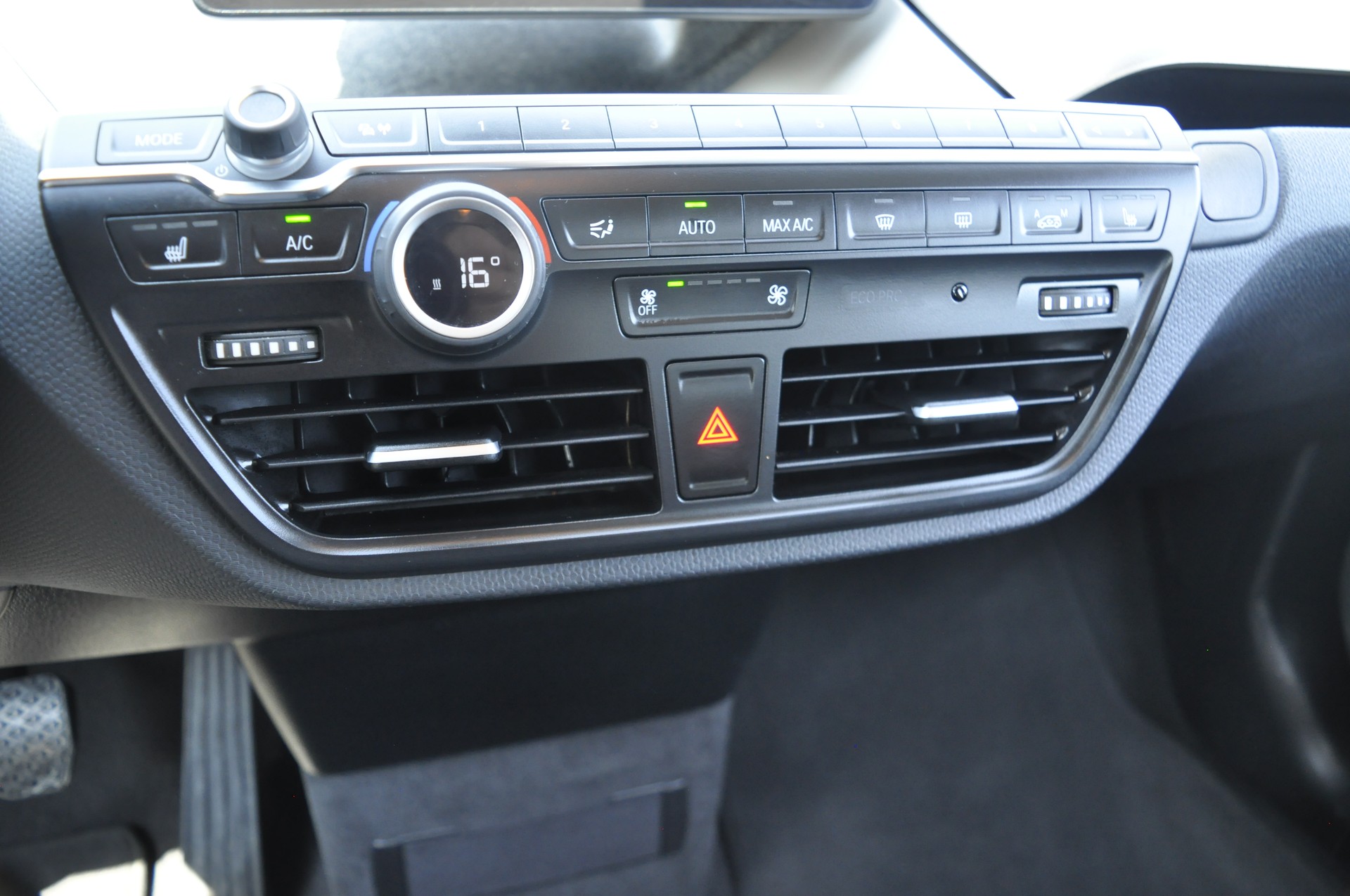 BMW i3 (94Ah)-image-12