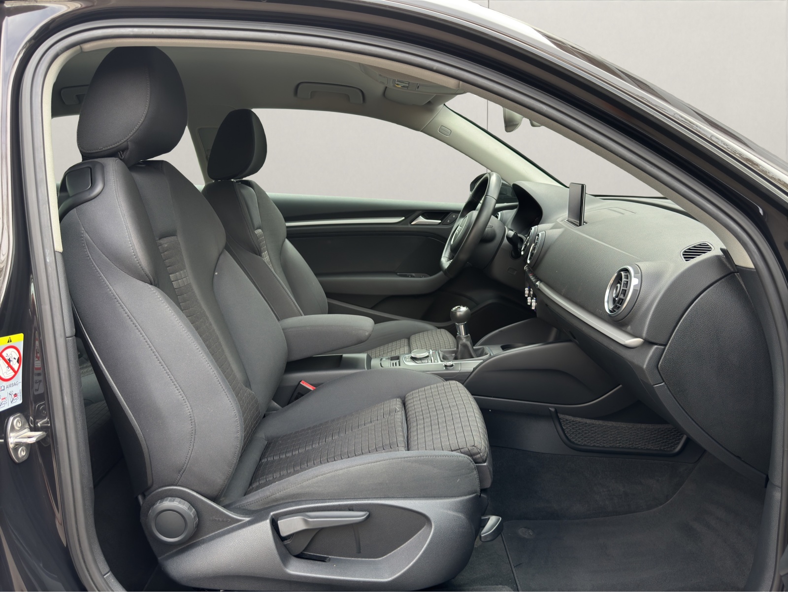 AUDI A3 Sportback 2.0 TDI S-Line Exterieurpaket Ambition-image-11