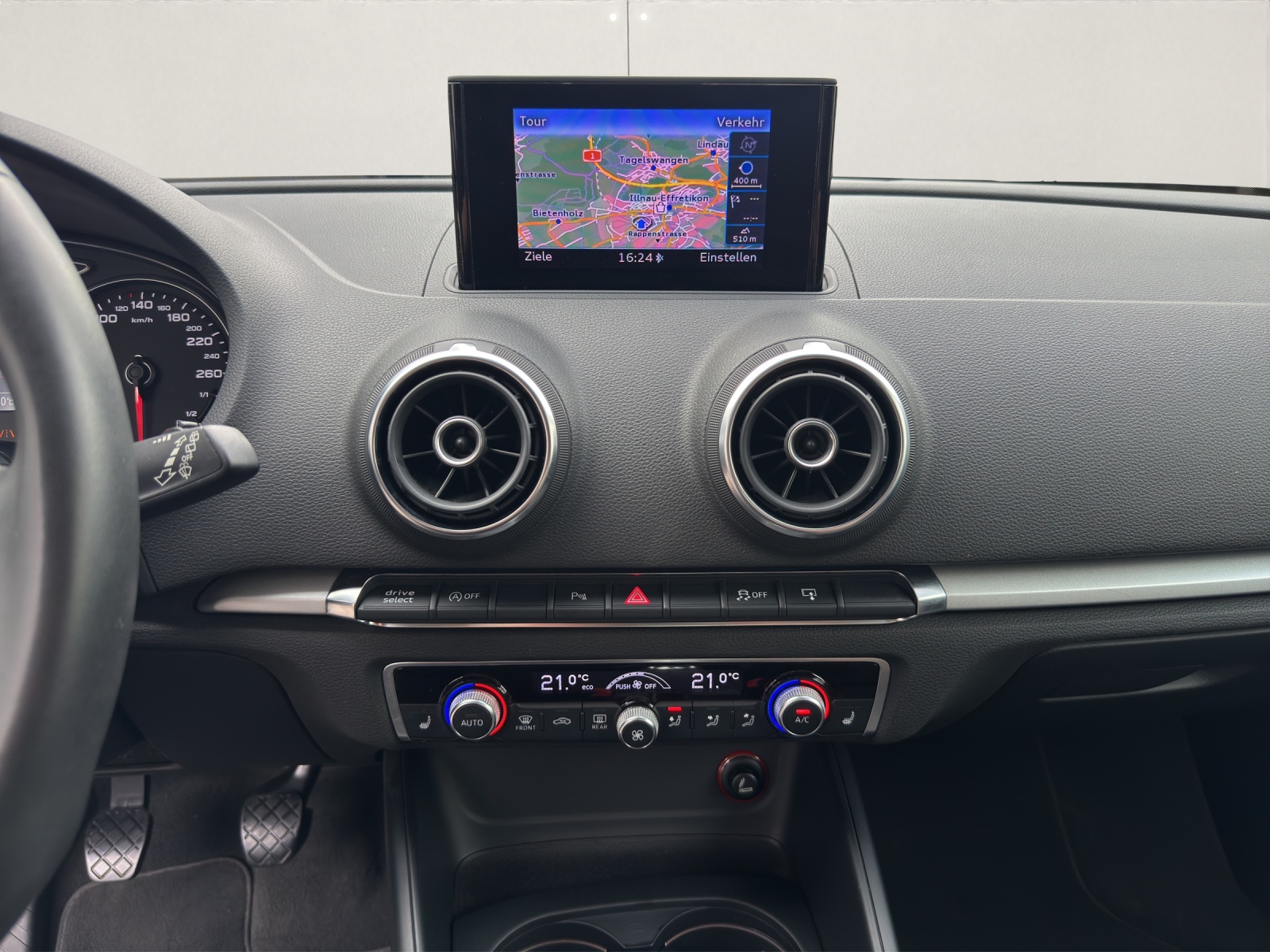 AUDI A3 Sportback 2.0 TDI S-Line Exterieurpaket Ambition-image-14