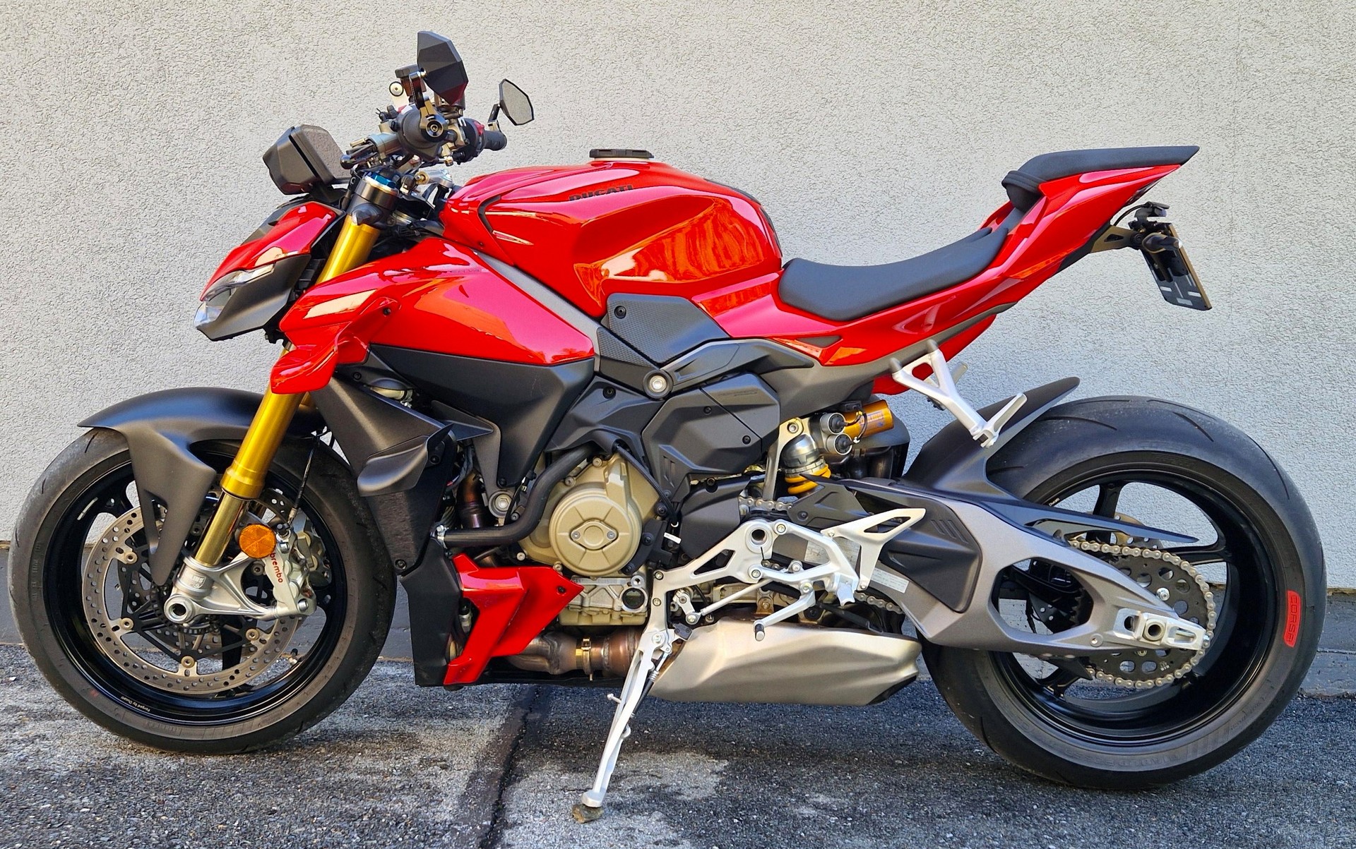 DUCATI STREETFIGHTER V4 S-showroom-element-3