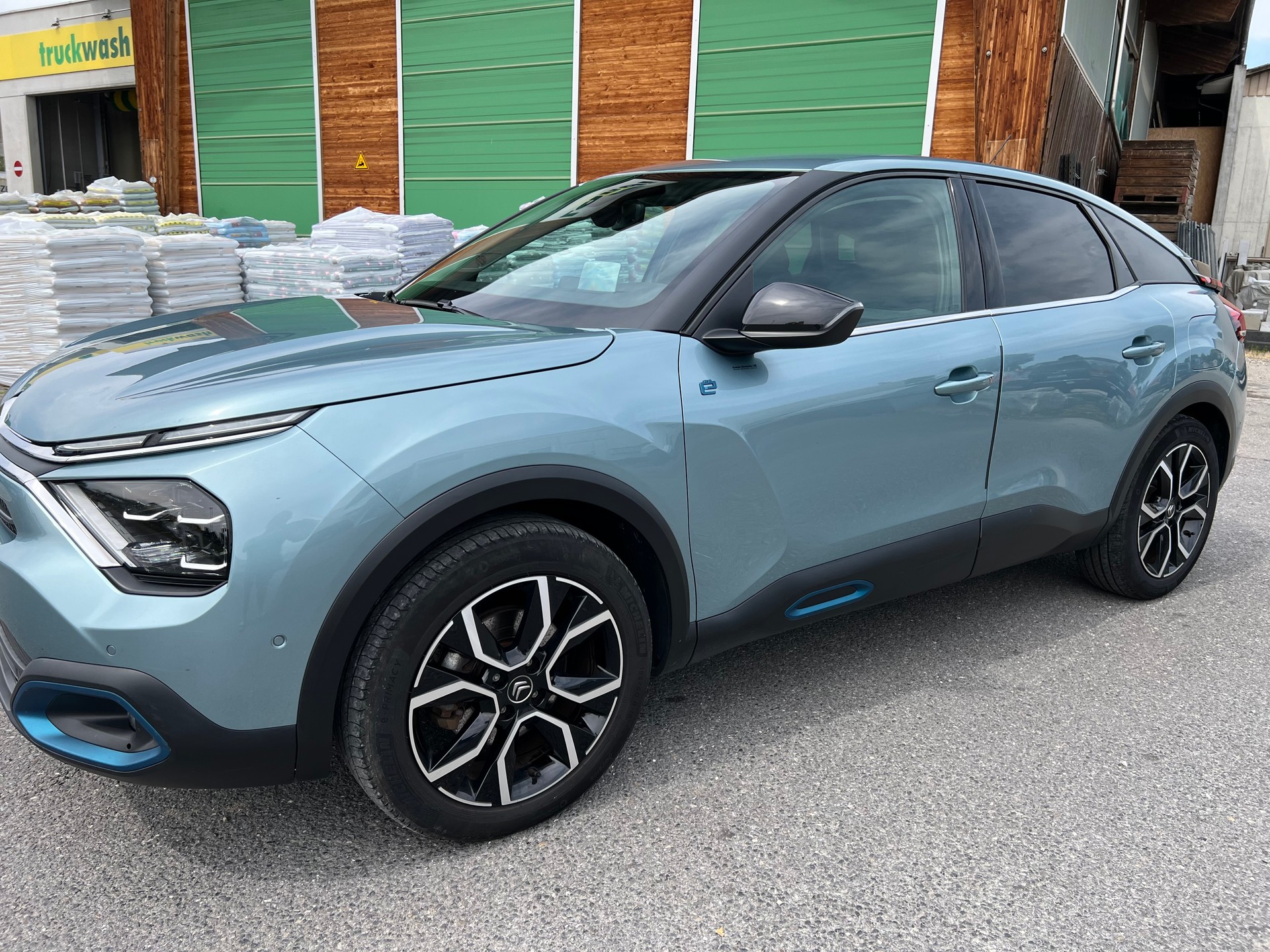 CITROEN C4 Electric Shine Pack-image-1