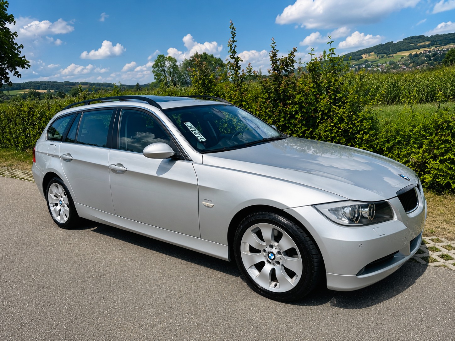 BMW 330xd Touring-image-7