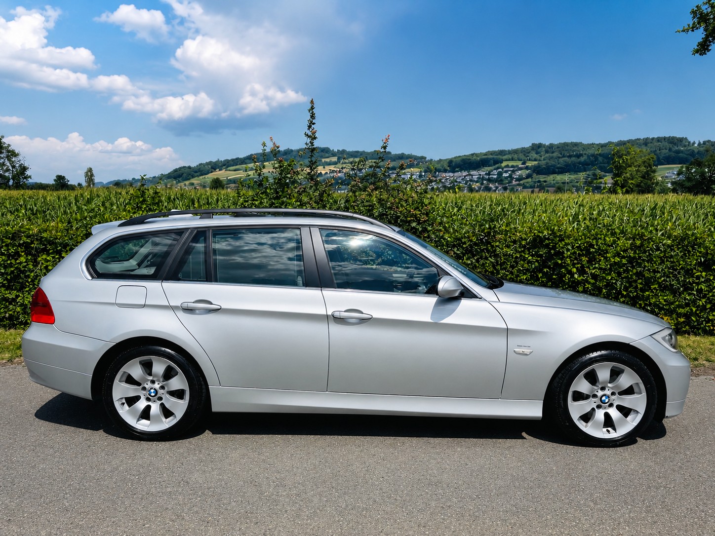 BMW 330xd Touring-image-6