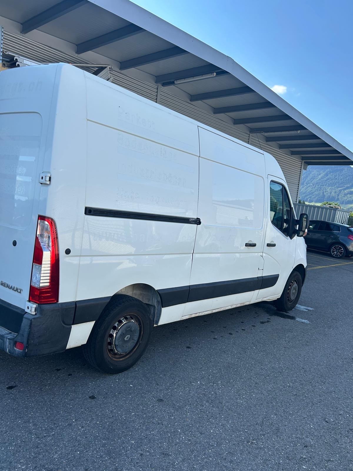 RENAULT Master T35 2.3dCi 125 L2H2-image-2