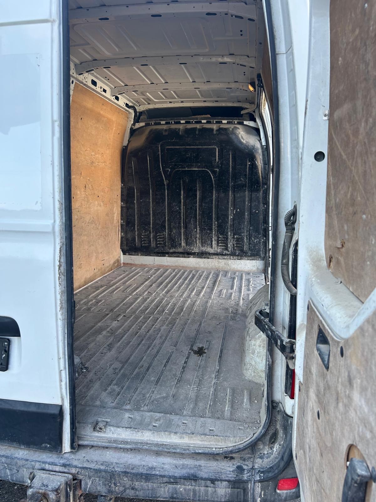 RENAULT Master T35 2.3dCi 125 L2H2-image-5