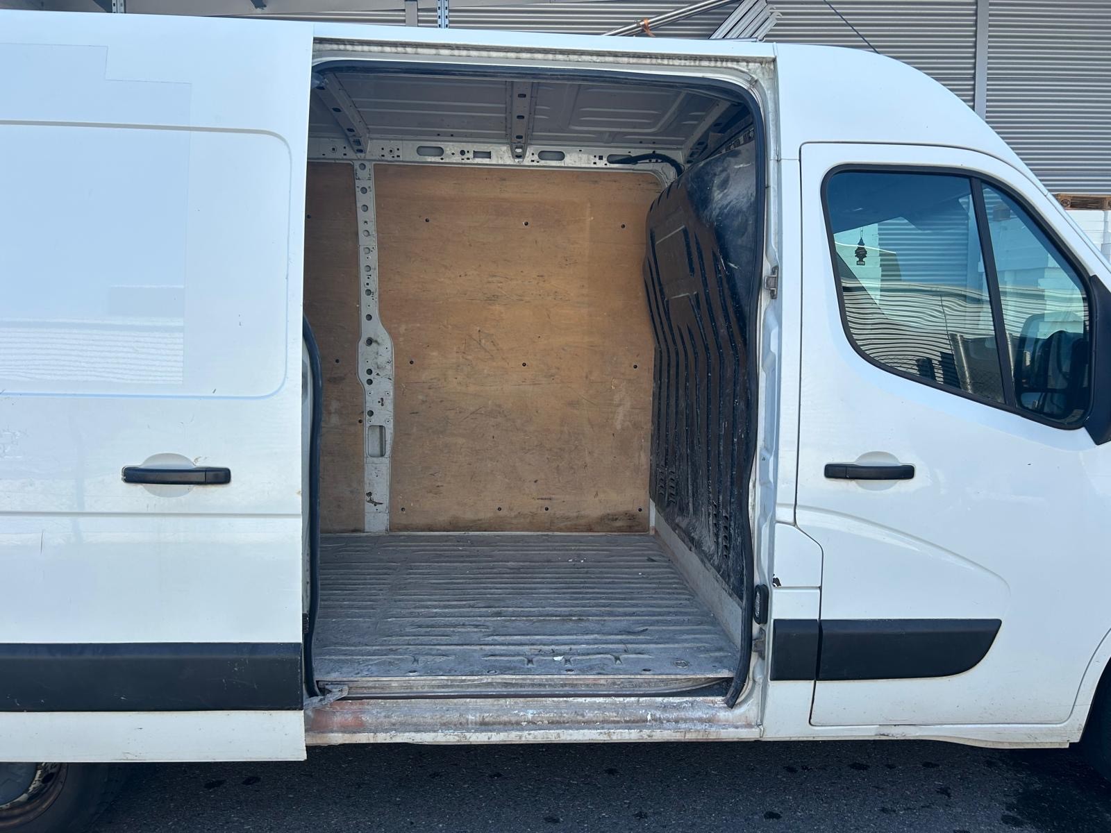 RENAULT Master T35 2.3dCi 125 L2H2-image-6