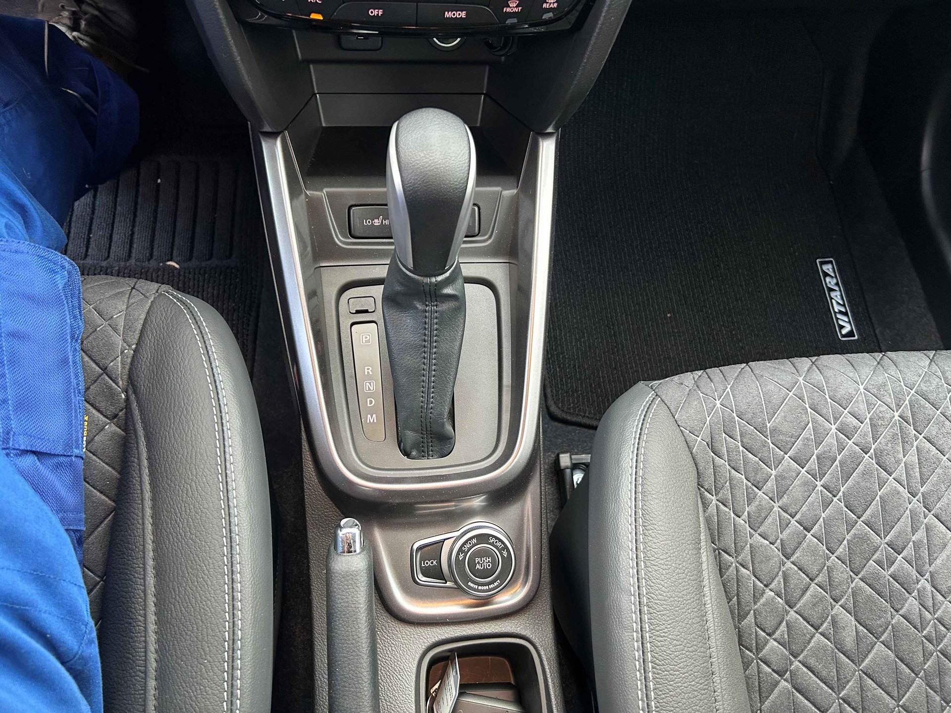 SUZUKI Vitara 1.4 Boosterjet Compact Top 4x4 Hybrid Automatic-image-7