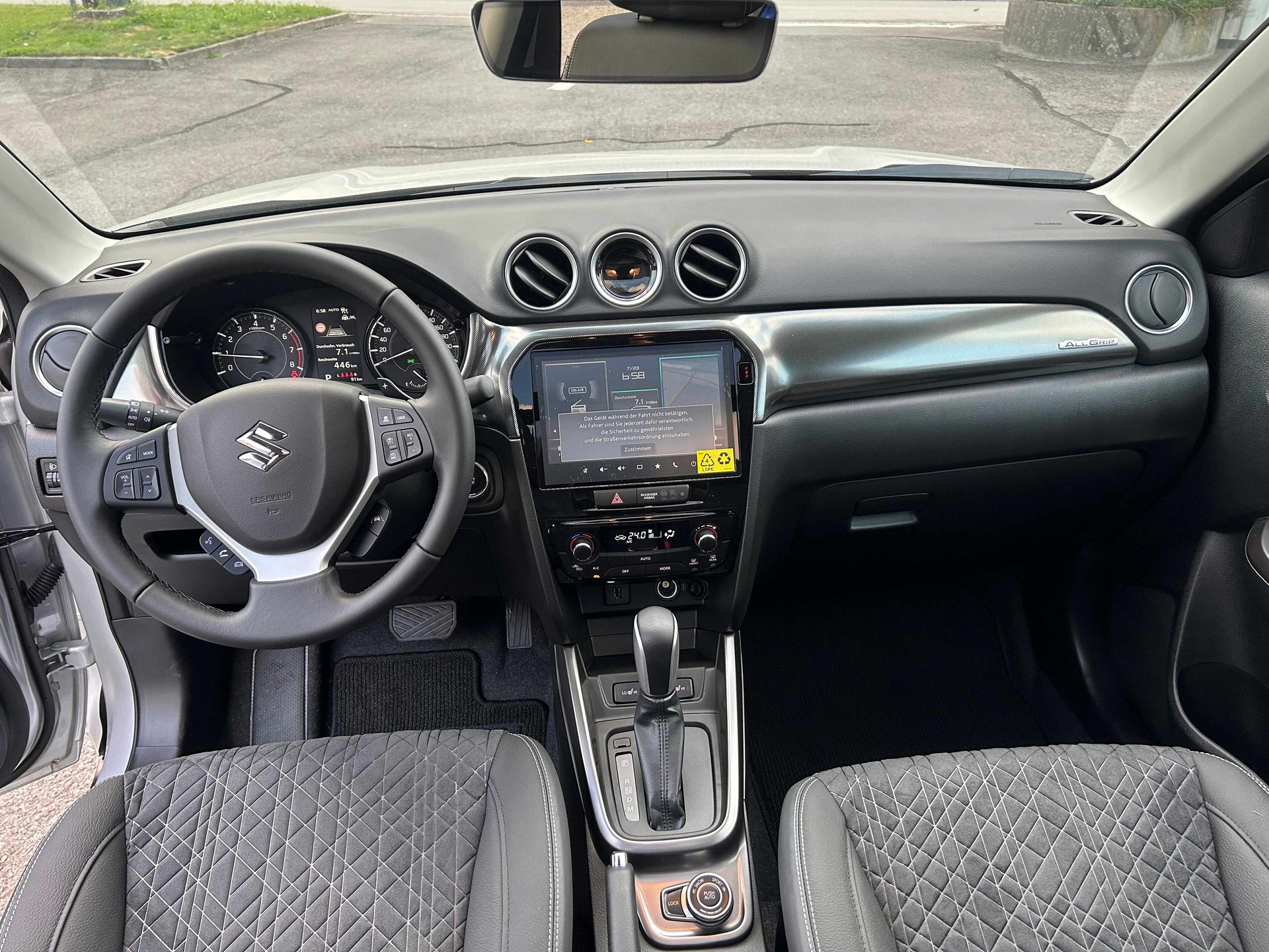 SUZUKI Vitara 1.4 Boosterjet Compact Top 4x4 Hybrid Automatic-image-10