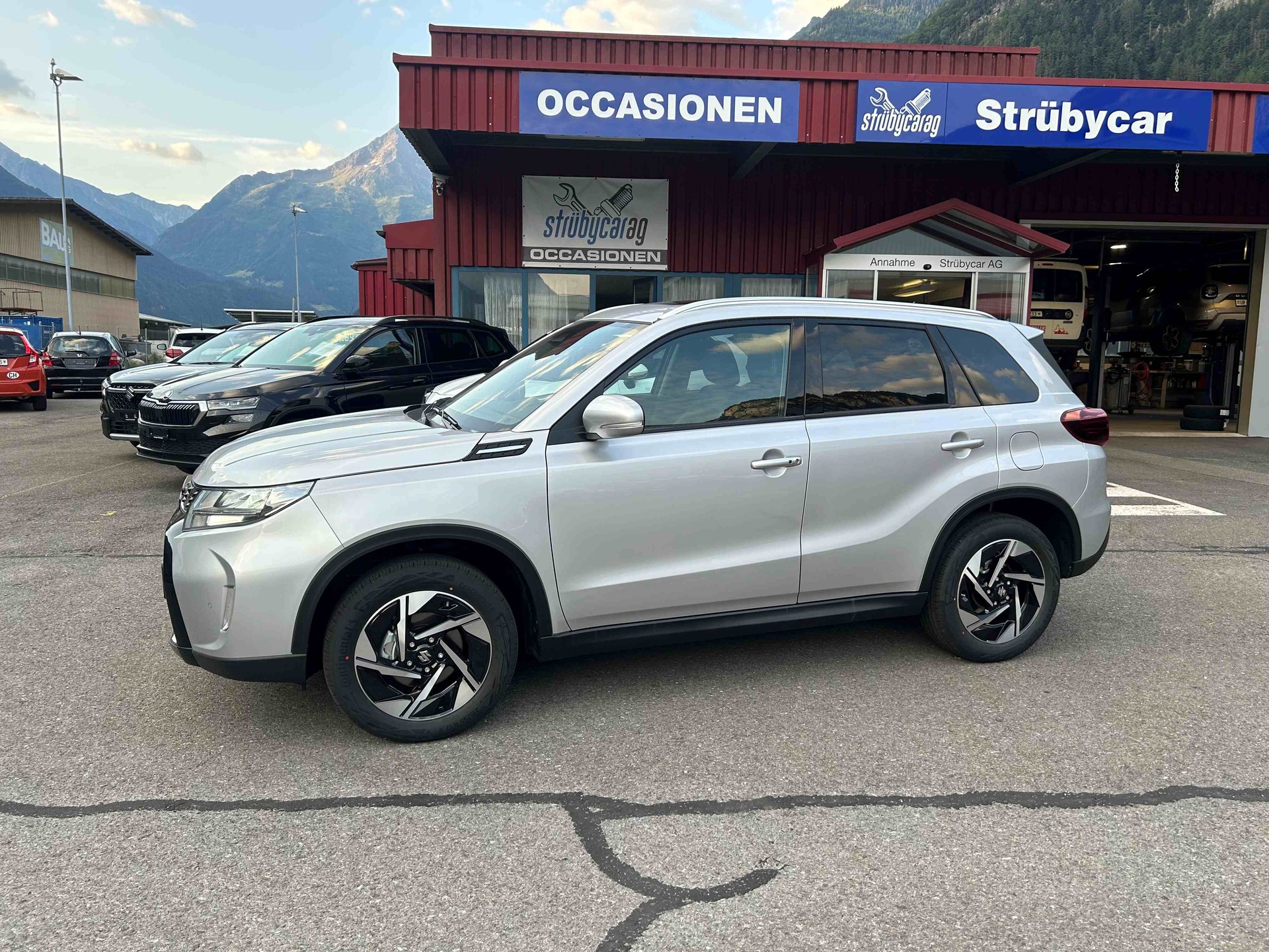 SUZUKI Vitara 1.4 Boosterjet Compact Top 4x4 Hybrid Automatic-image-1
