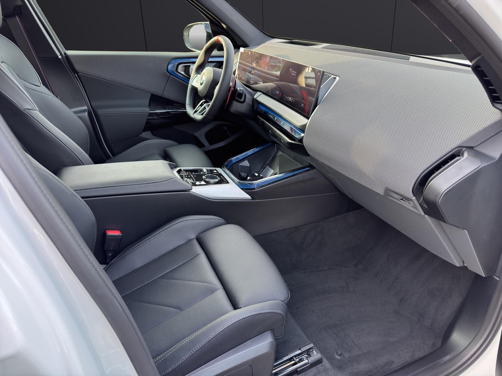 BMW X3 M50i-image-10